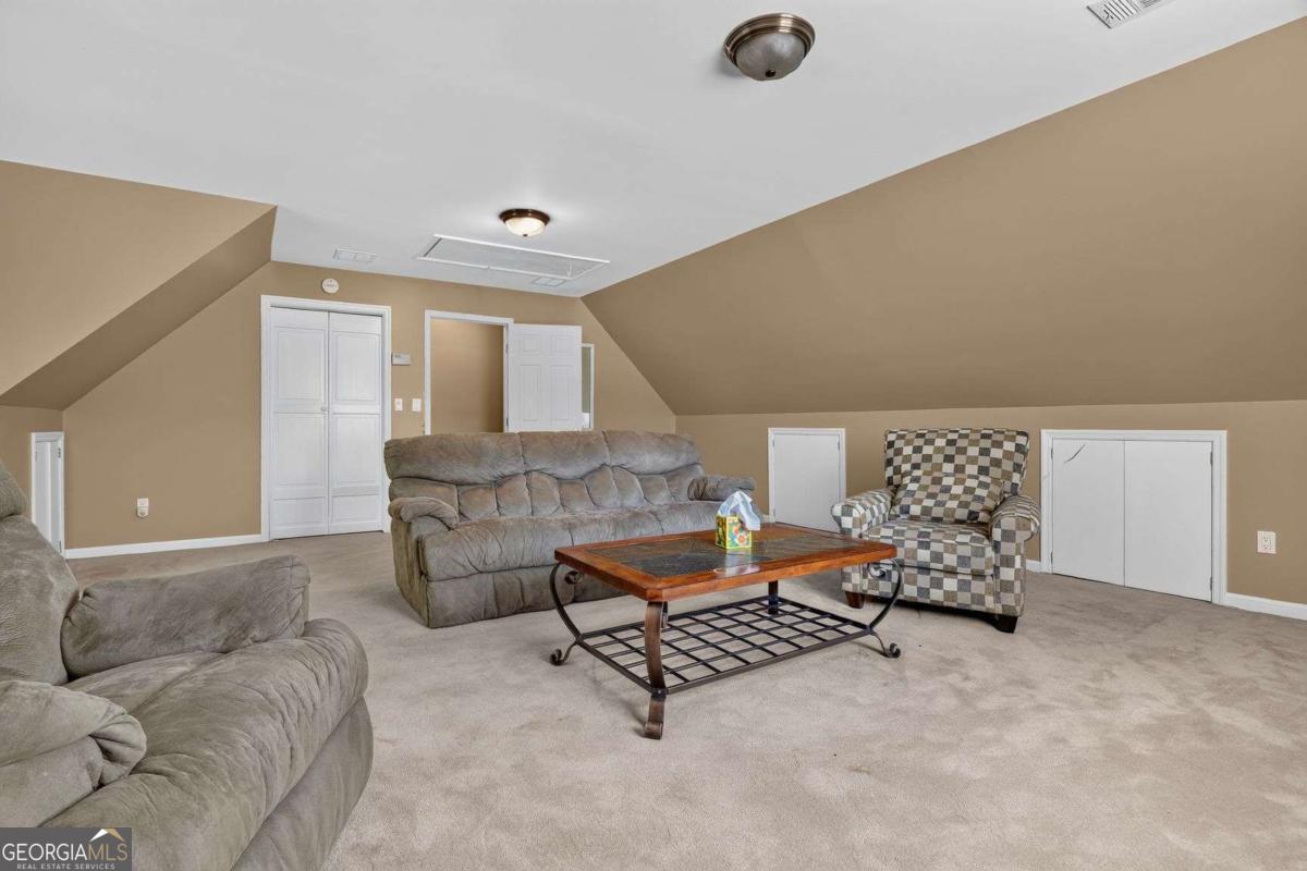 9640 Pine Thicket Way Property Photo 13