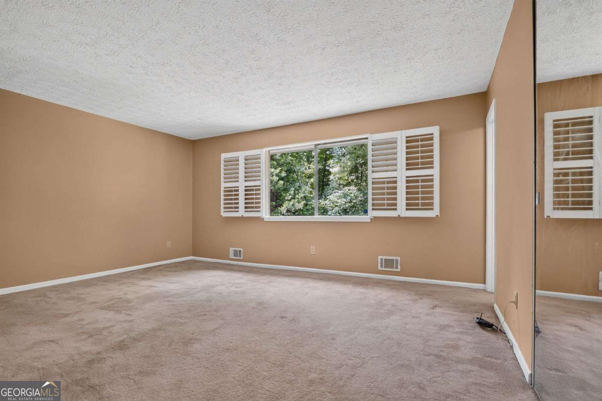 9640 Pine Thicket Way Property Photo 15