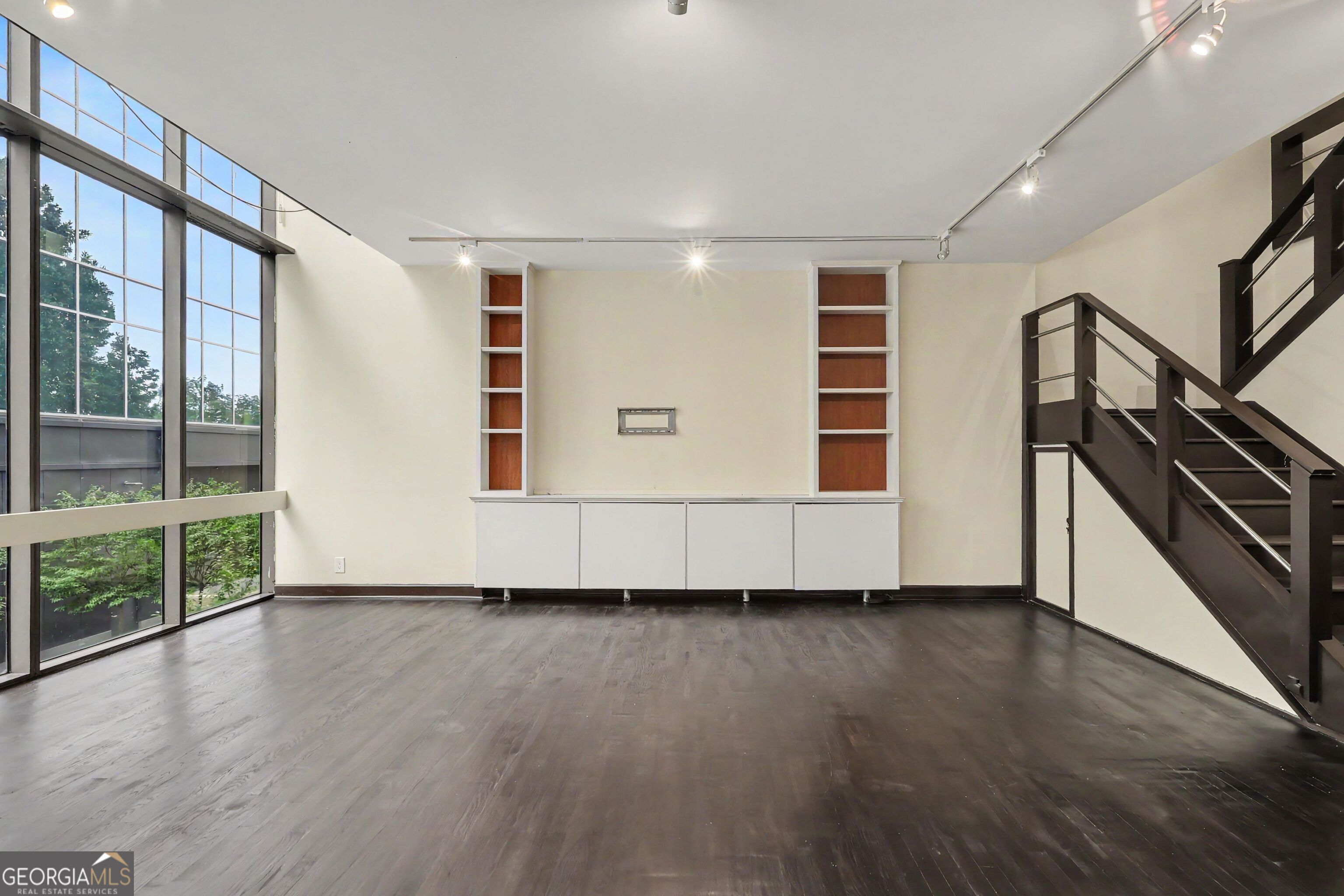 145 15th Street Ne # 208 Property Photo 3