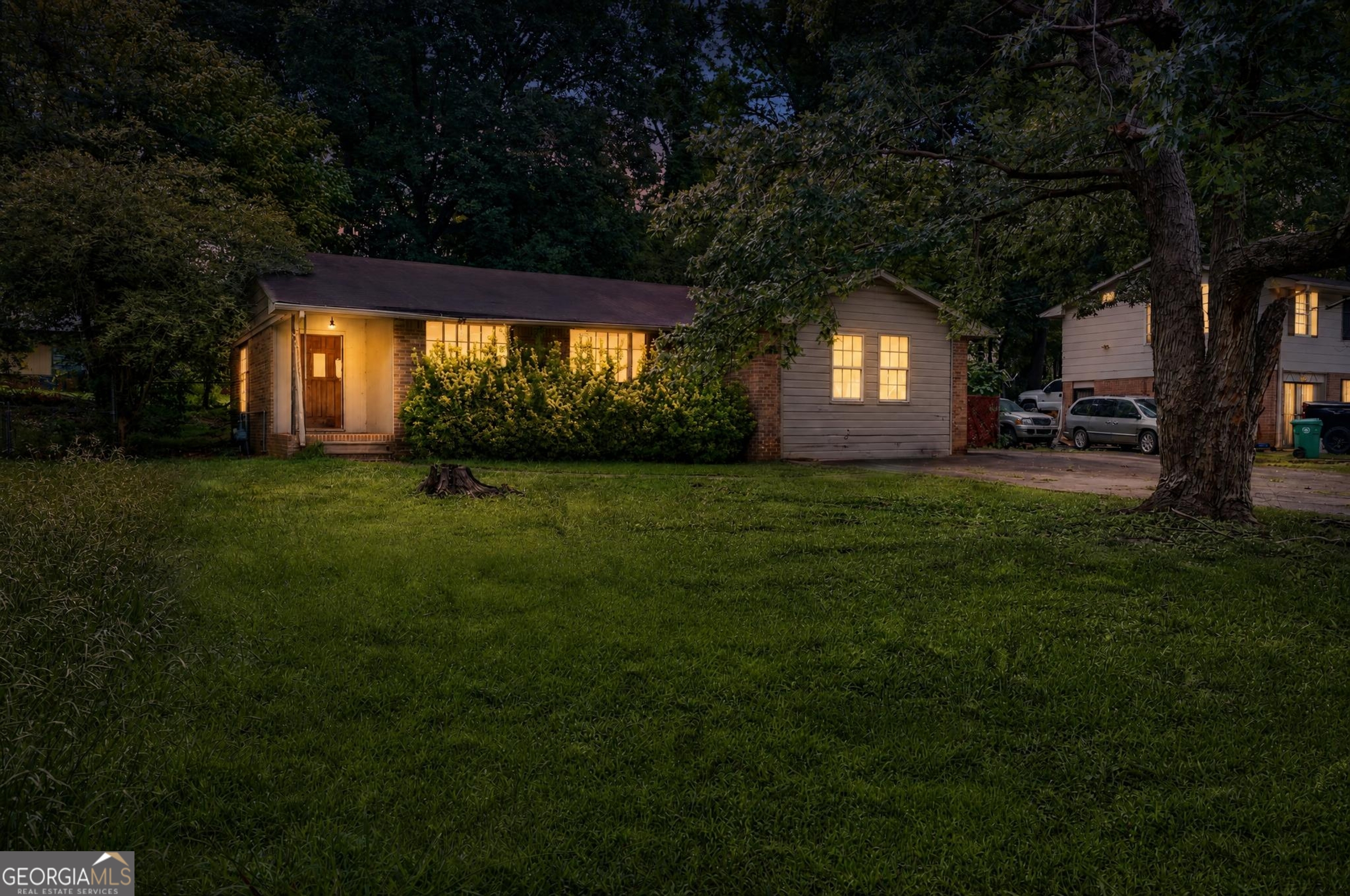 3013 Orbit Circle Property Photo 6