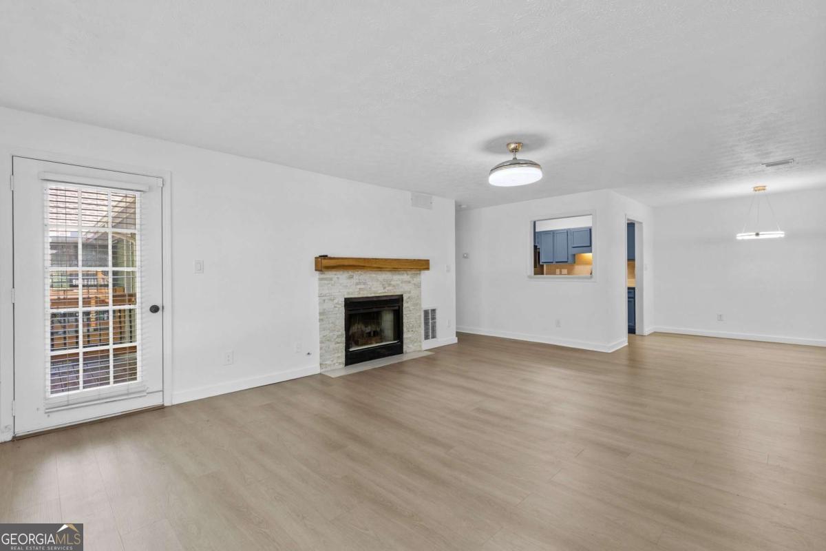 204 Berkeley Woods Drive Property Photo 3