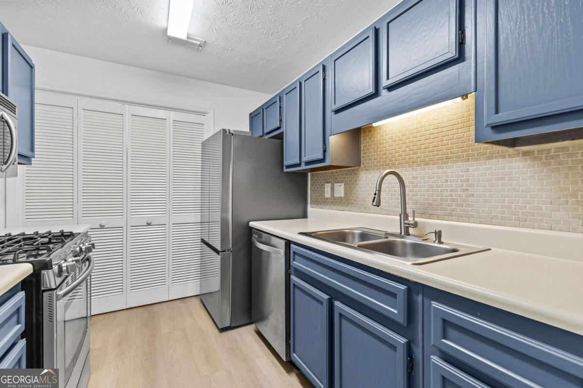 204 Berkeley Woods Drive Property Photo 10
