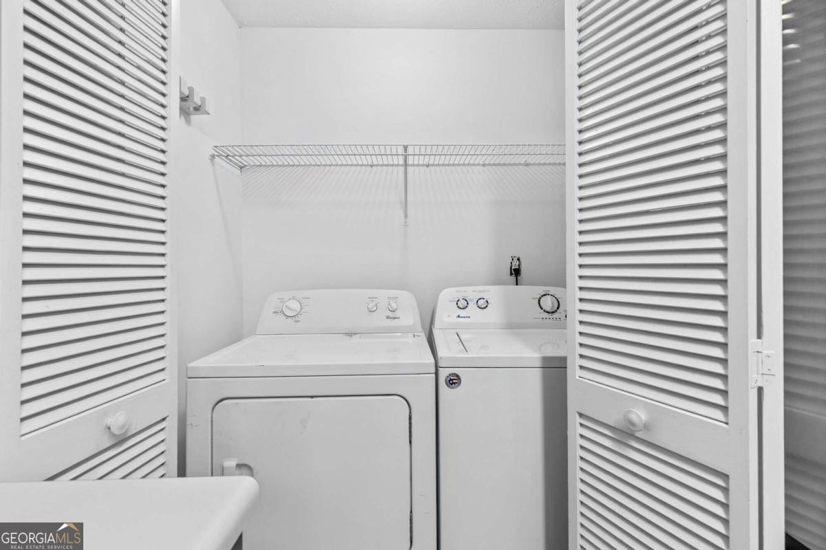 204 Berkeley Woods Drive Property Photo 11