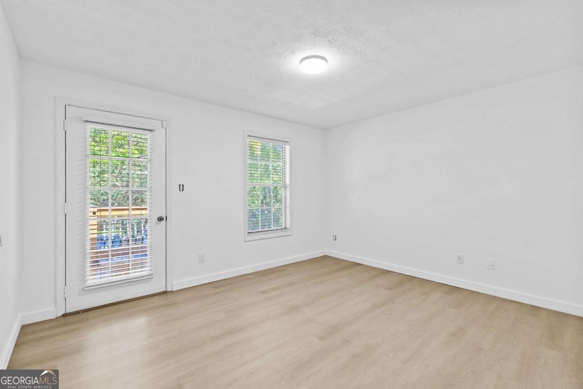 204 Berkeley Woods Drive Property Photo 12