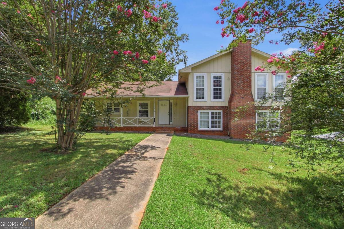 1614 Devon Court Property Photo 1