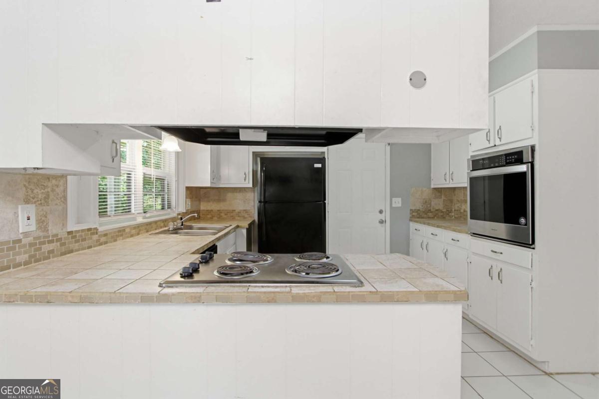 1614 Devon Court Property Photo 12