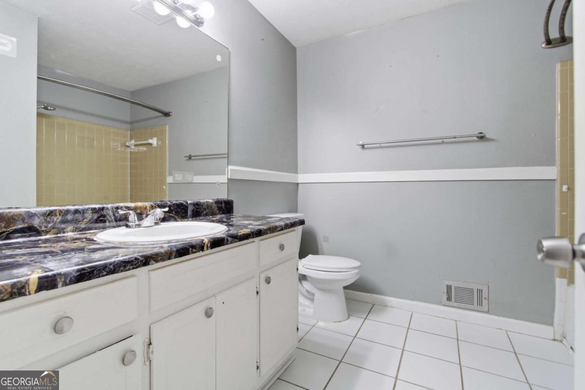 1614 Devon Court Property Photo 24