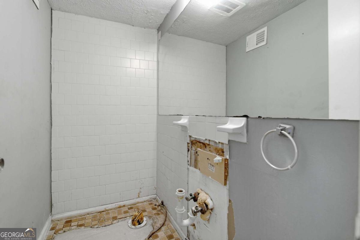 1614 Devon Court Property Photo 26