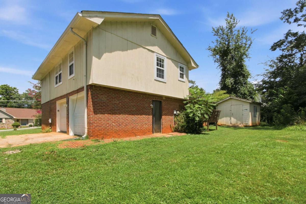 1614 Devon Court Property Photo 32