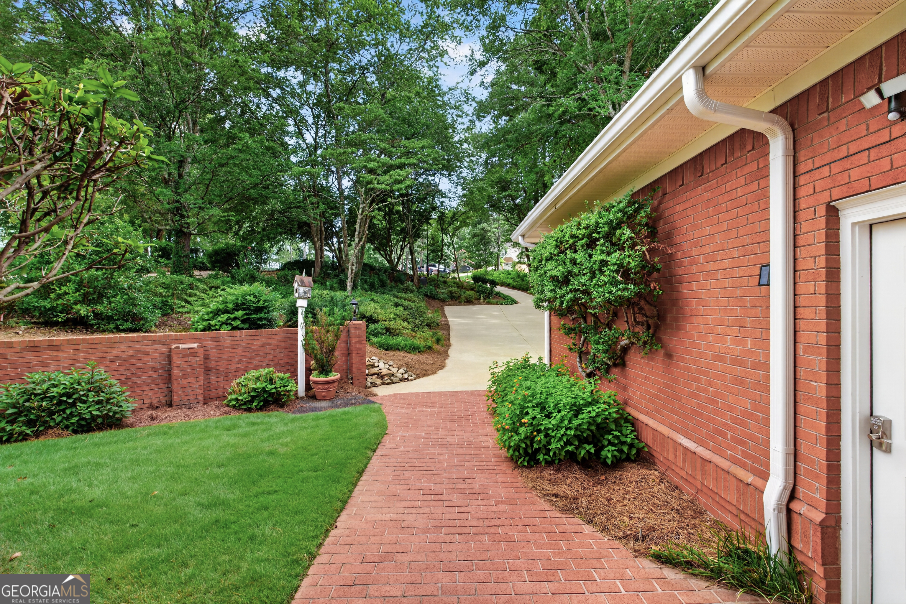 2381 Lee Place Property Photo 92