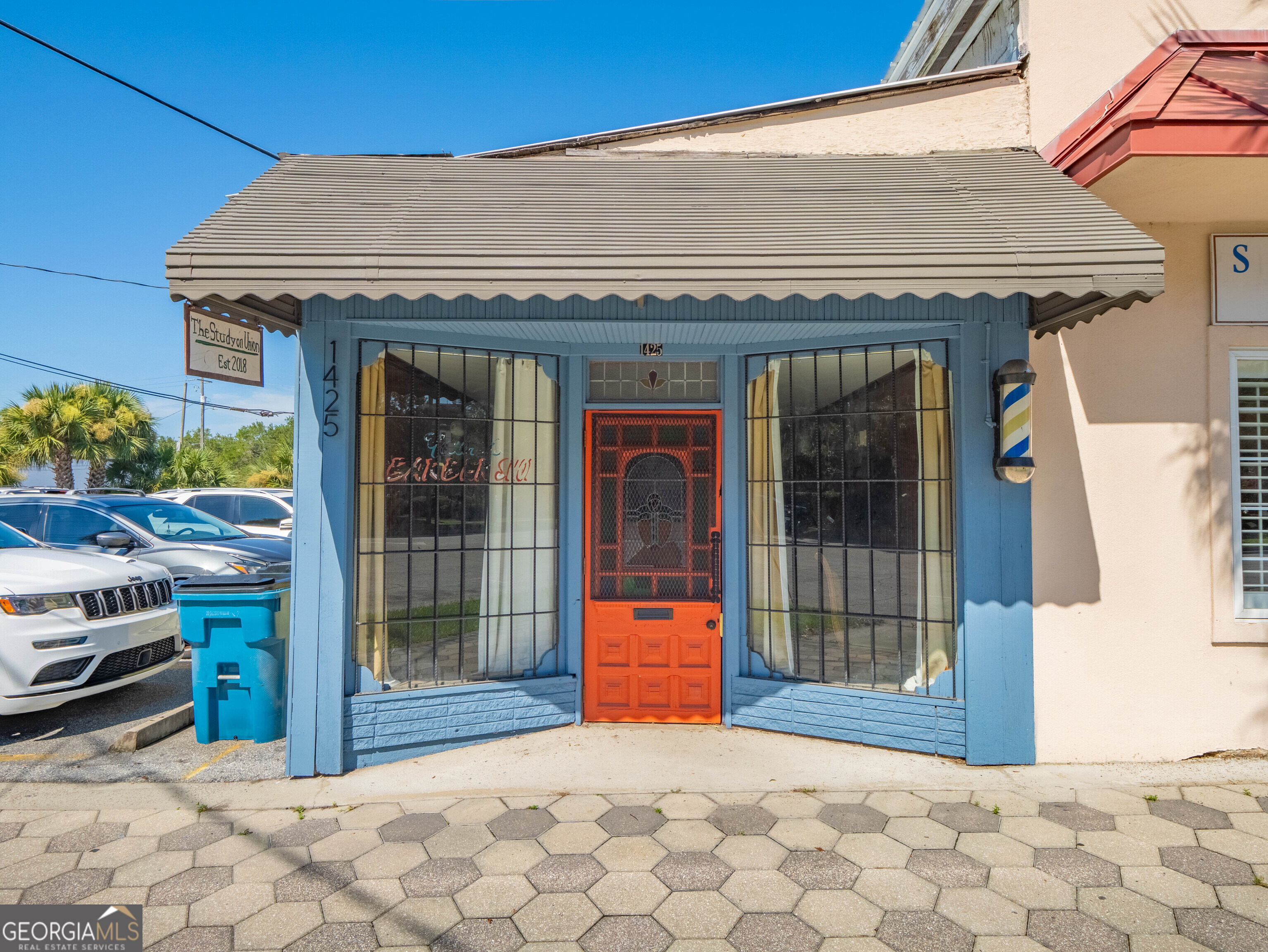 1425 Union Street Property Photo 4