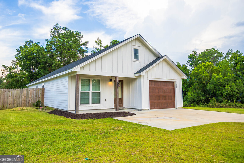 1803 Northside Drive Property Photo 2