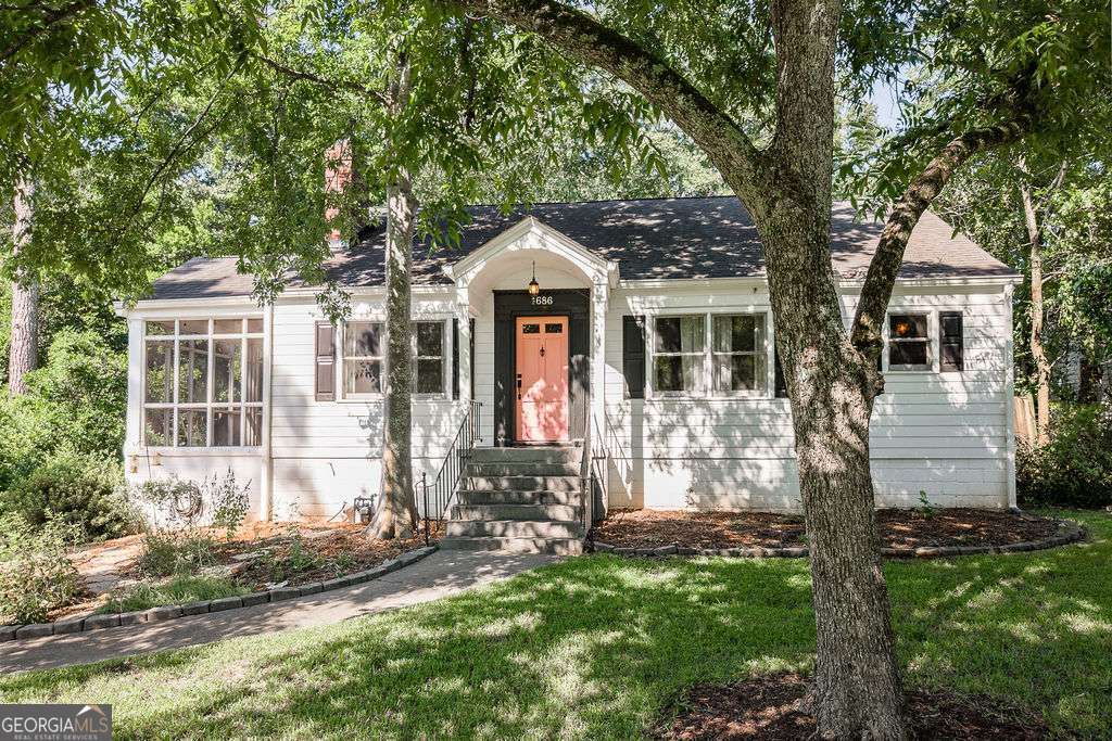 1686 S Milledge Avenue Property Photo 1