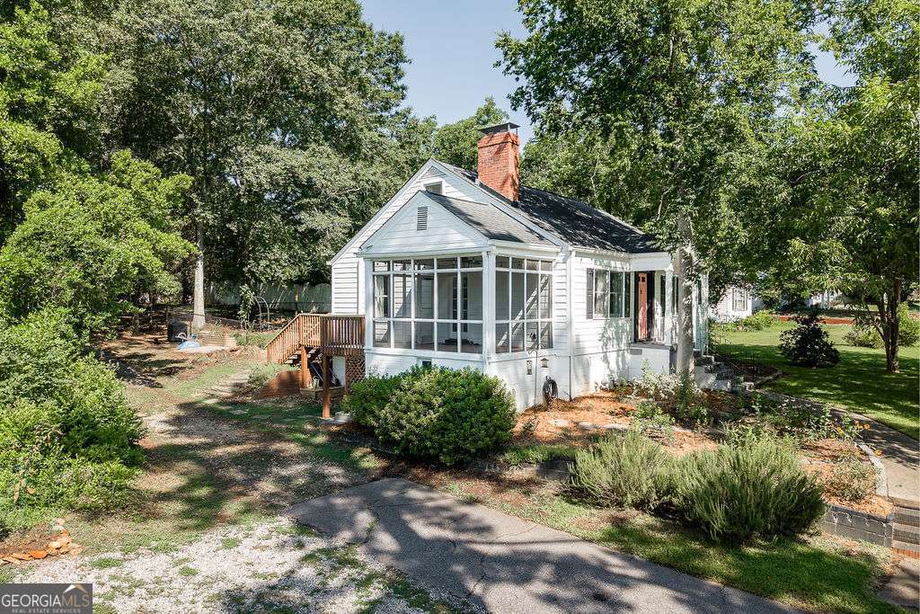 1686 S Milledge Avenue Property Photo 4