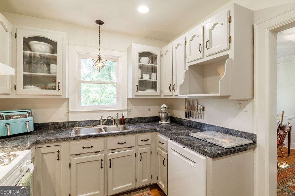 1686 S Milledge Avenue Property Photo 10