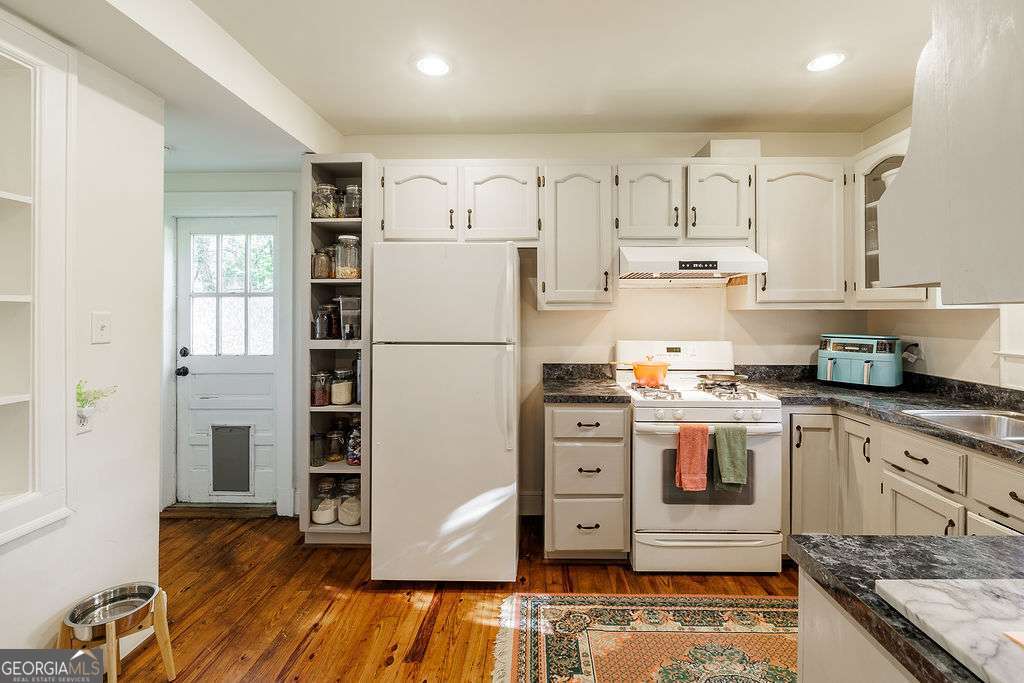 1686 S Milledge Avenue Property Photo 11