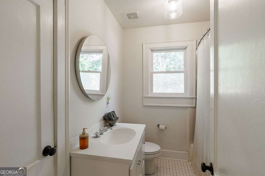 1686 S Milledge Avenue Property Photo 13