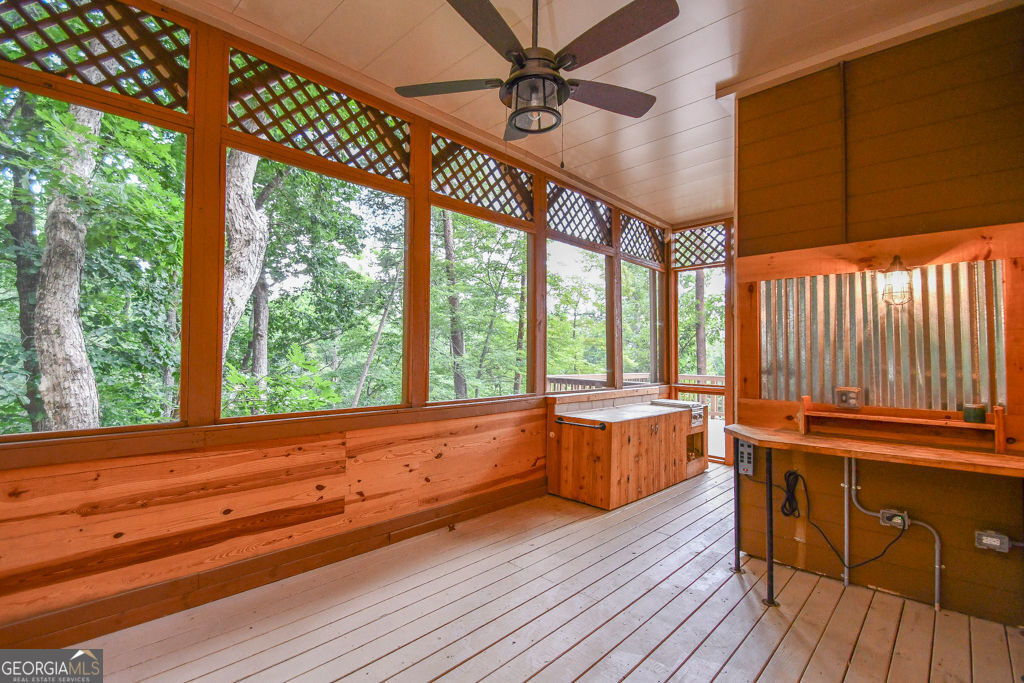 173 Indian Oak Drive Property Photo 3
