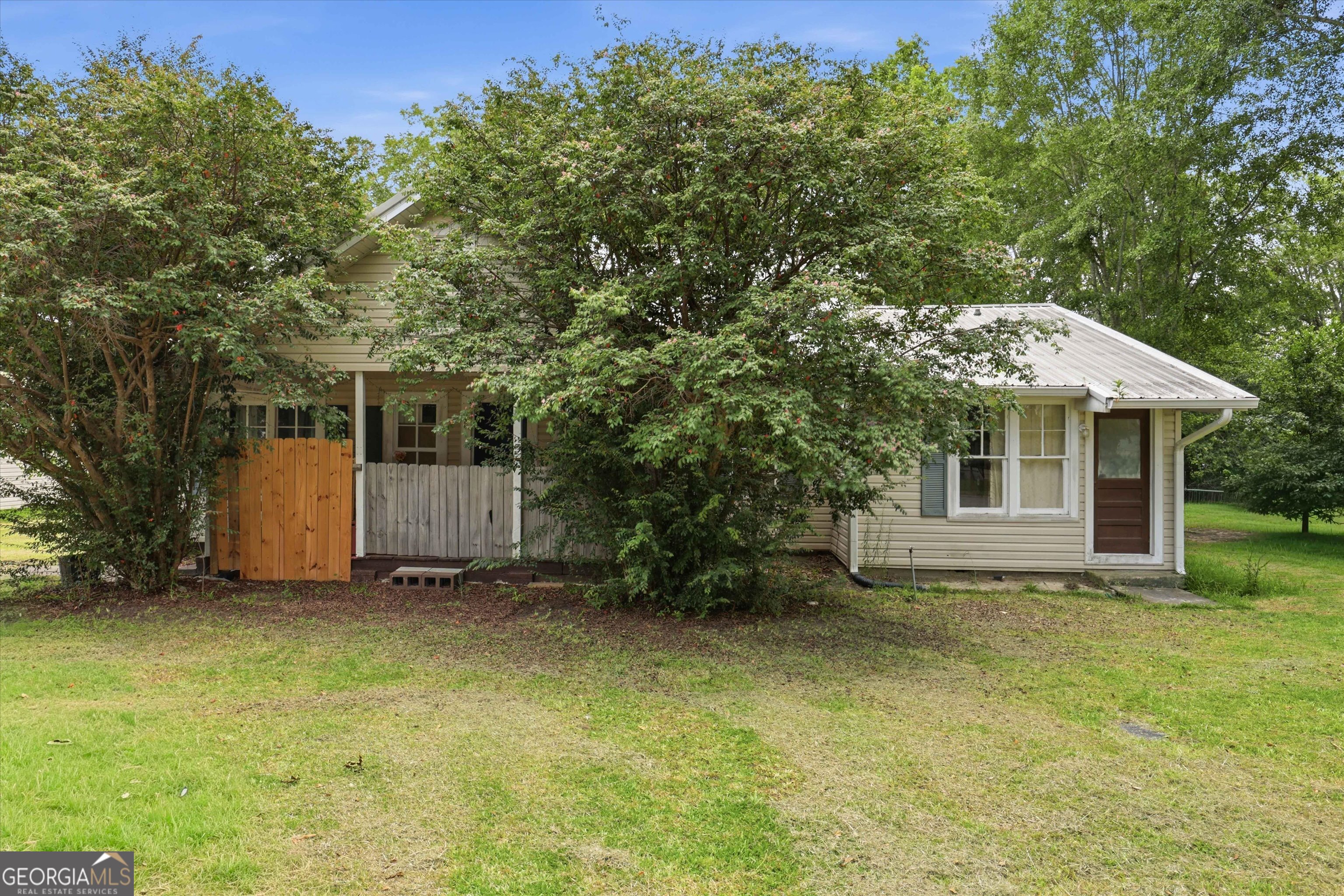 110 Houston Street Property Photo 1