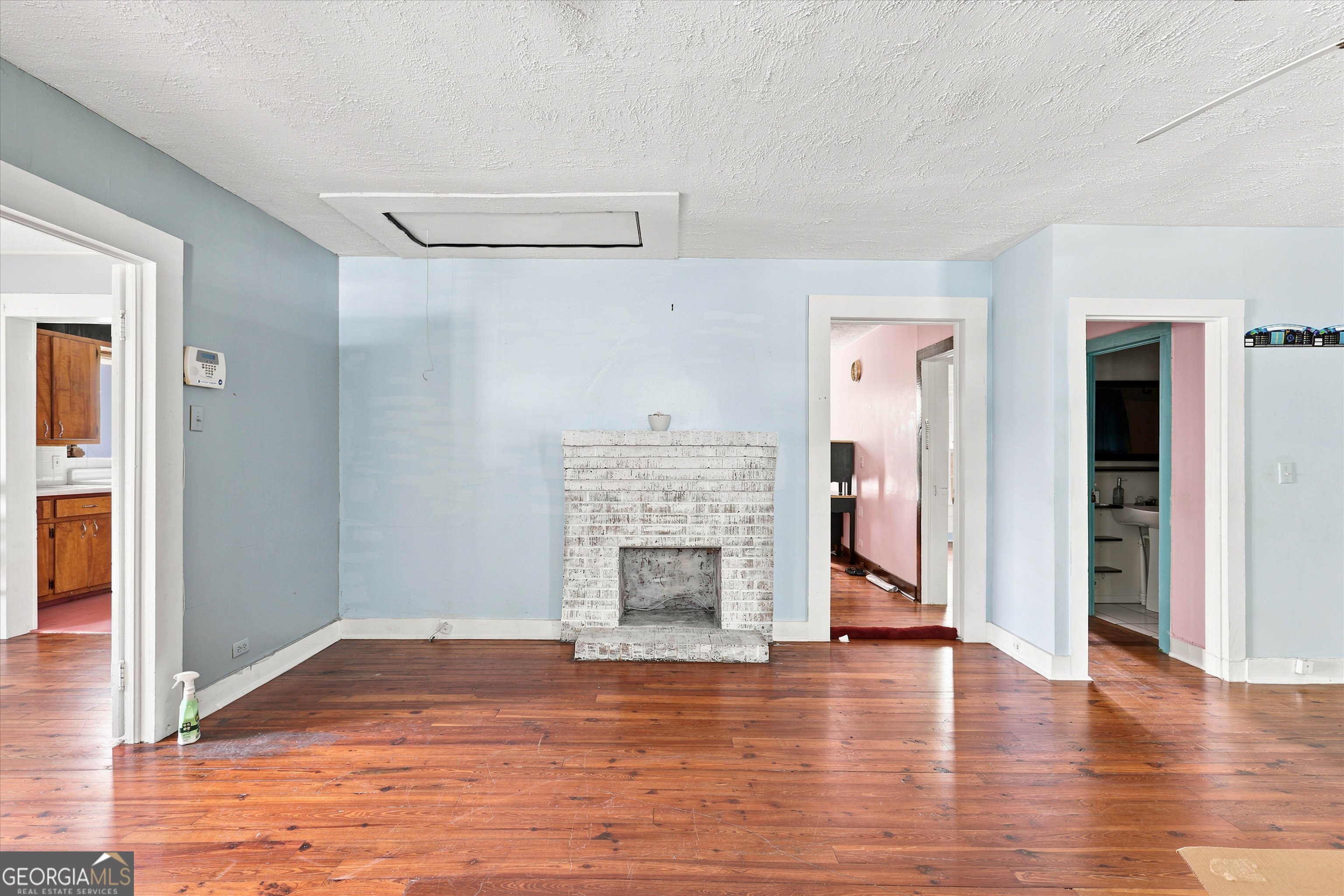 110 Houston Street Property Photo 5