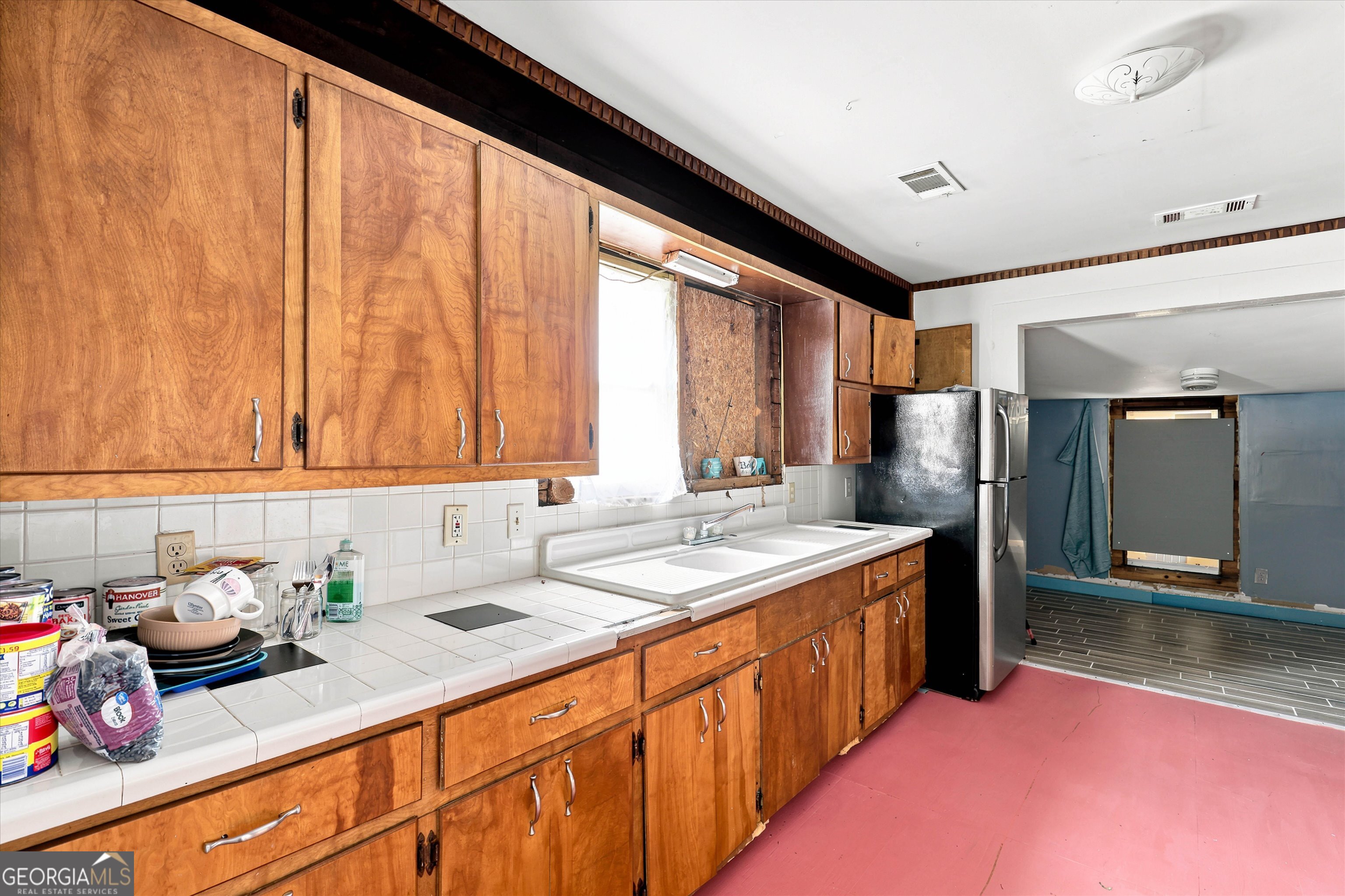 110 Houston Street Property Photo 9