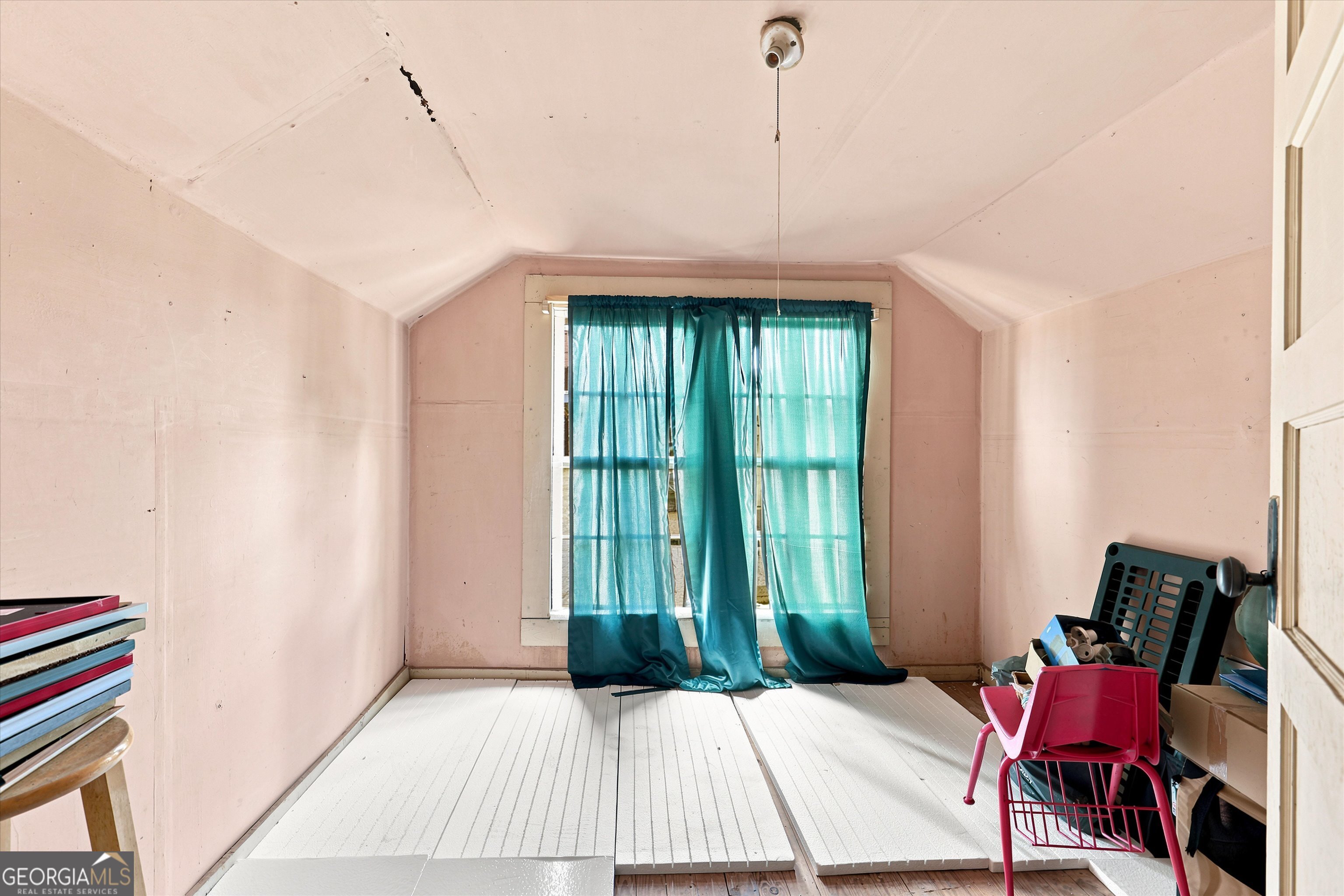 110 Houston Street Property Photo 24