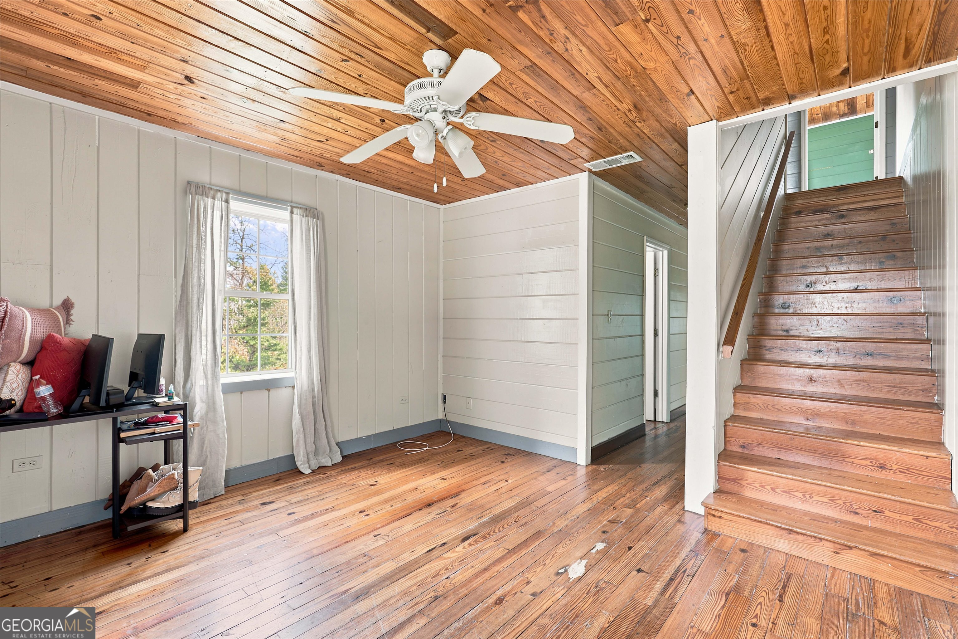 110 Houston Street Property Photo 32