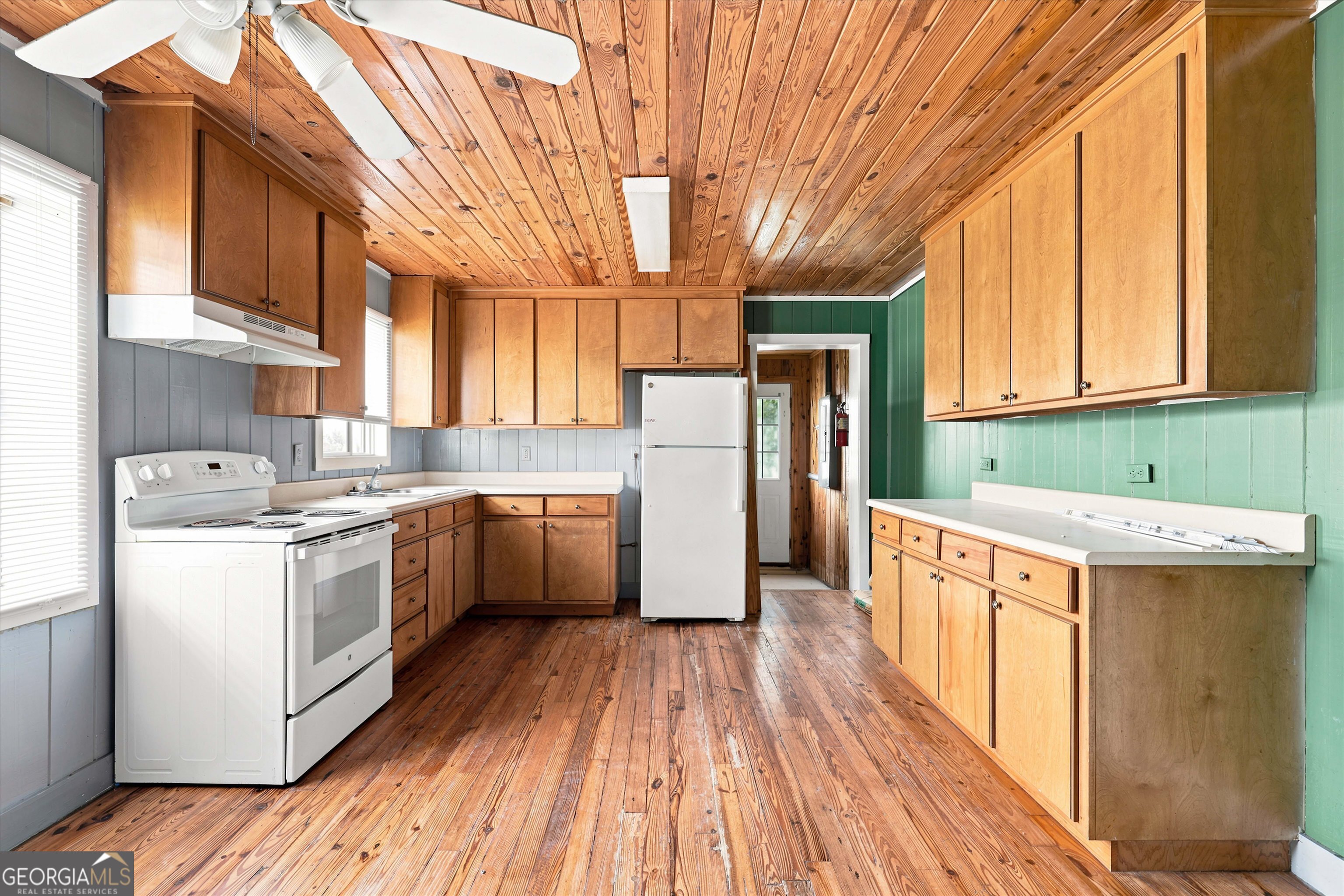 110 Houston Street Property Photo 34
