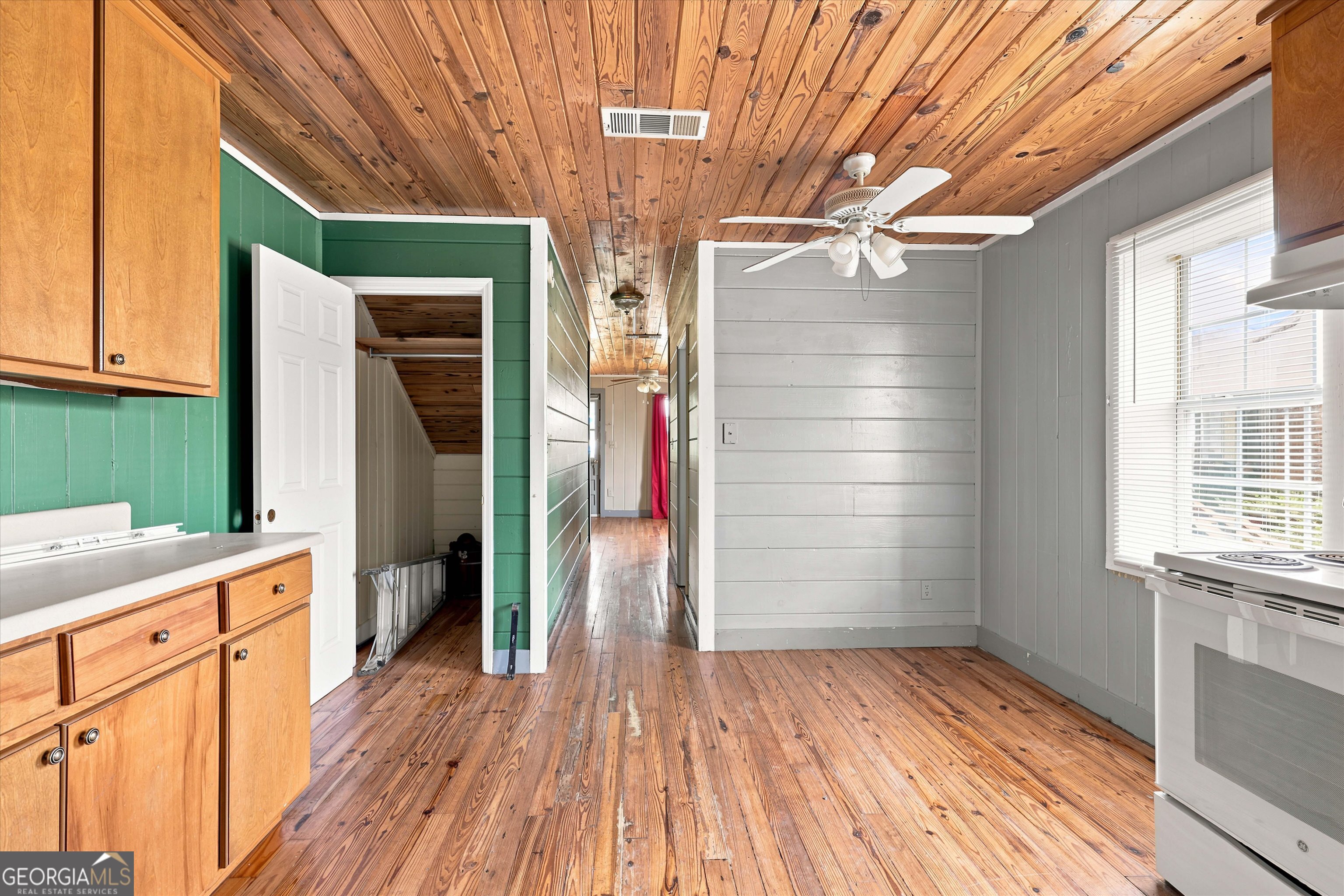 110 Houston Street Property Photo 36