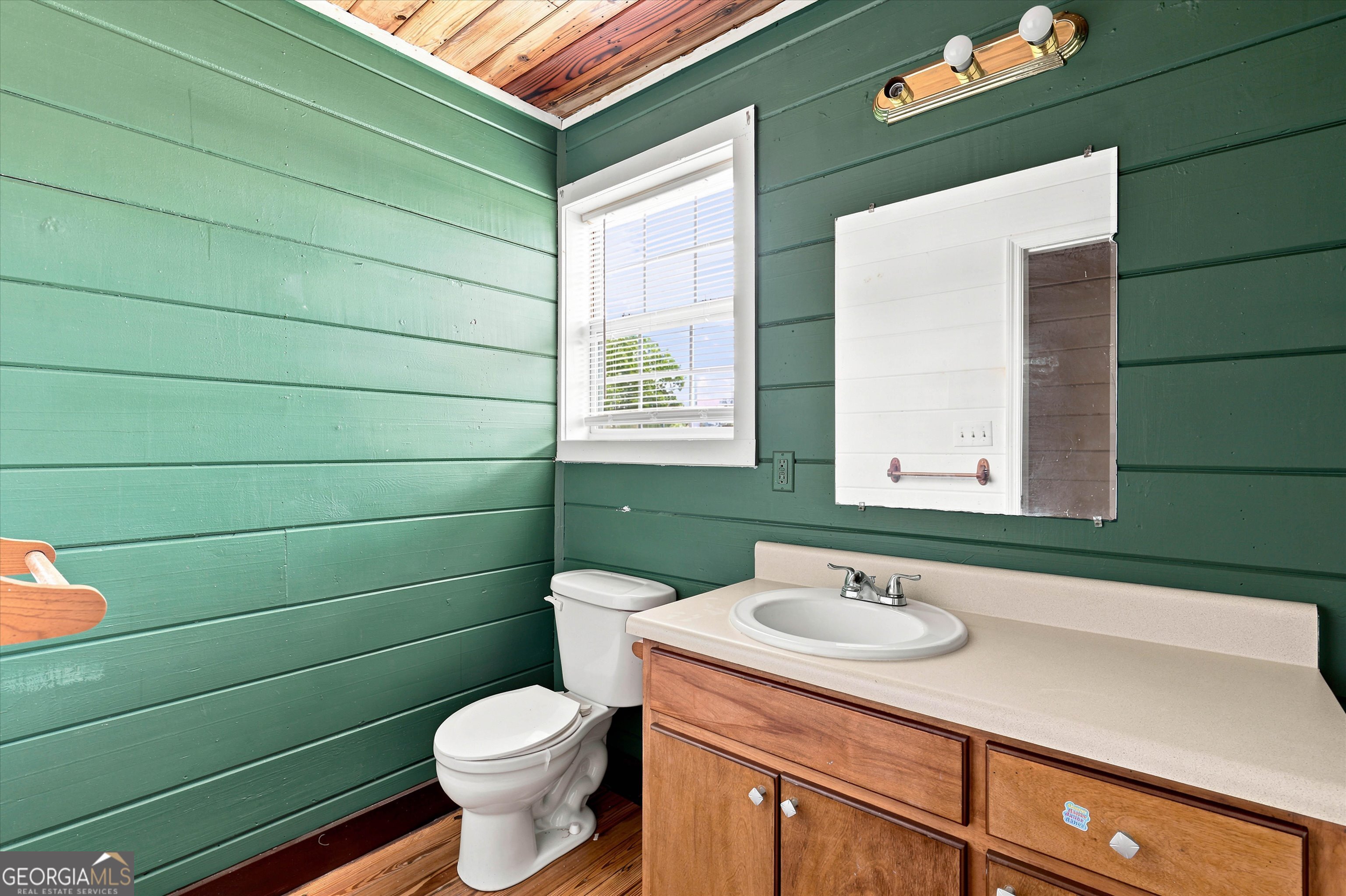 110 Houston Street Property Photo 39