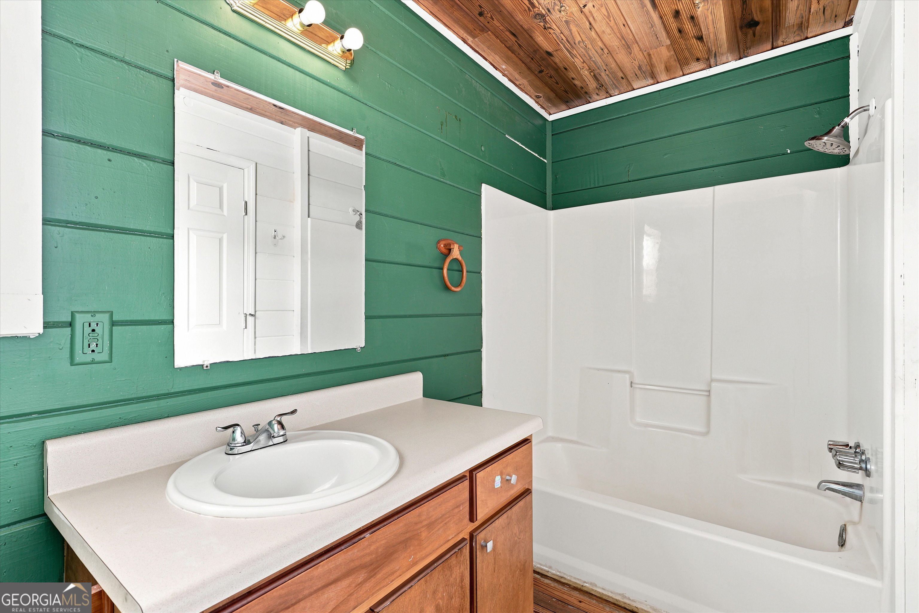 110 Houston Street Property Photo 40