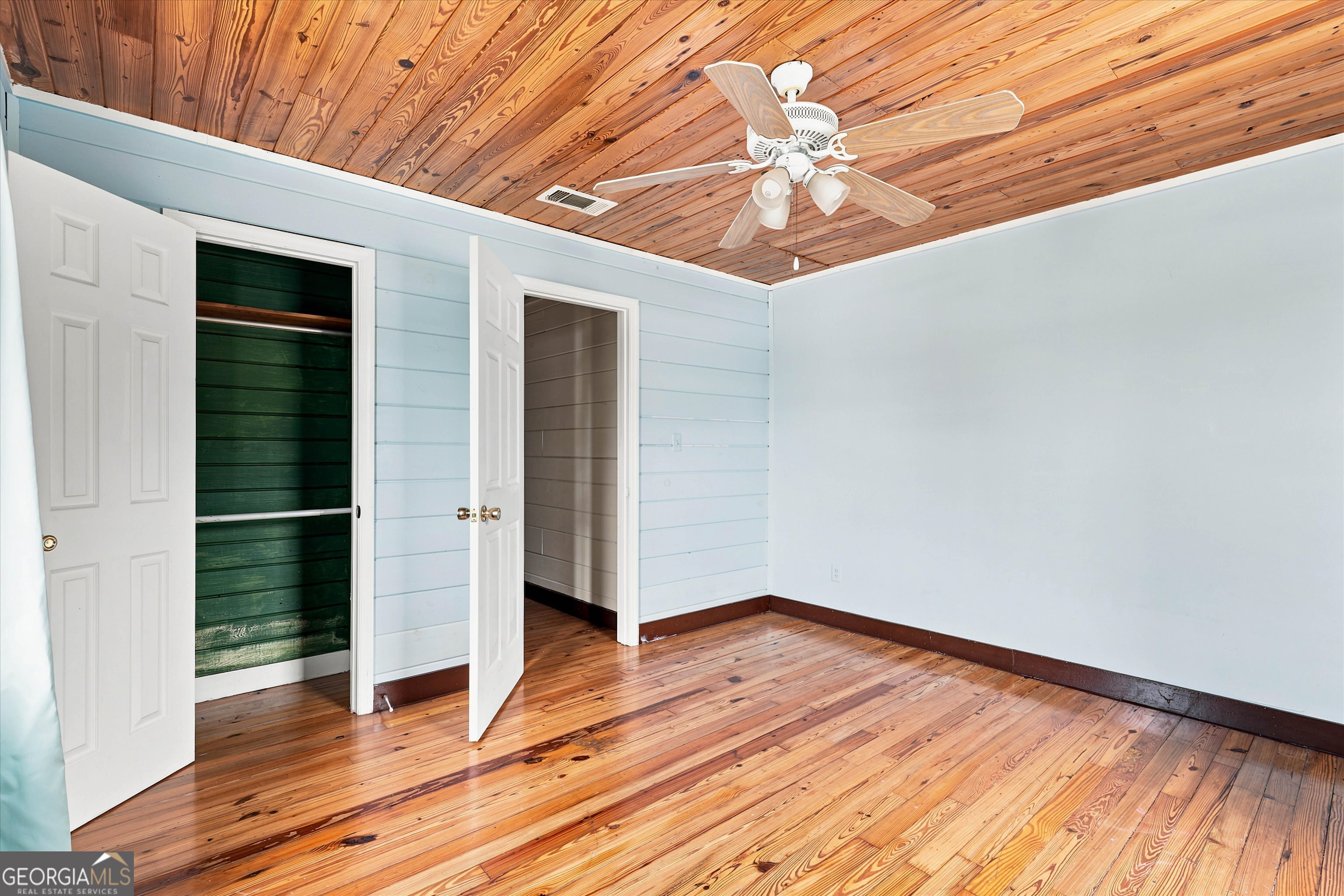 110 Houston Street Property Photo 42