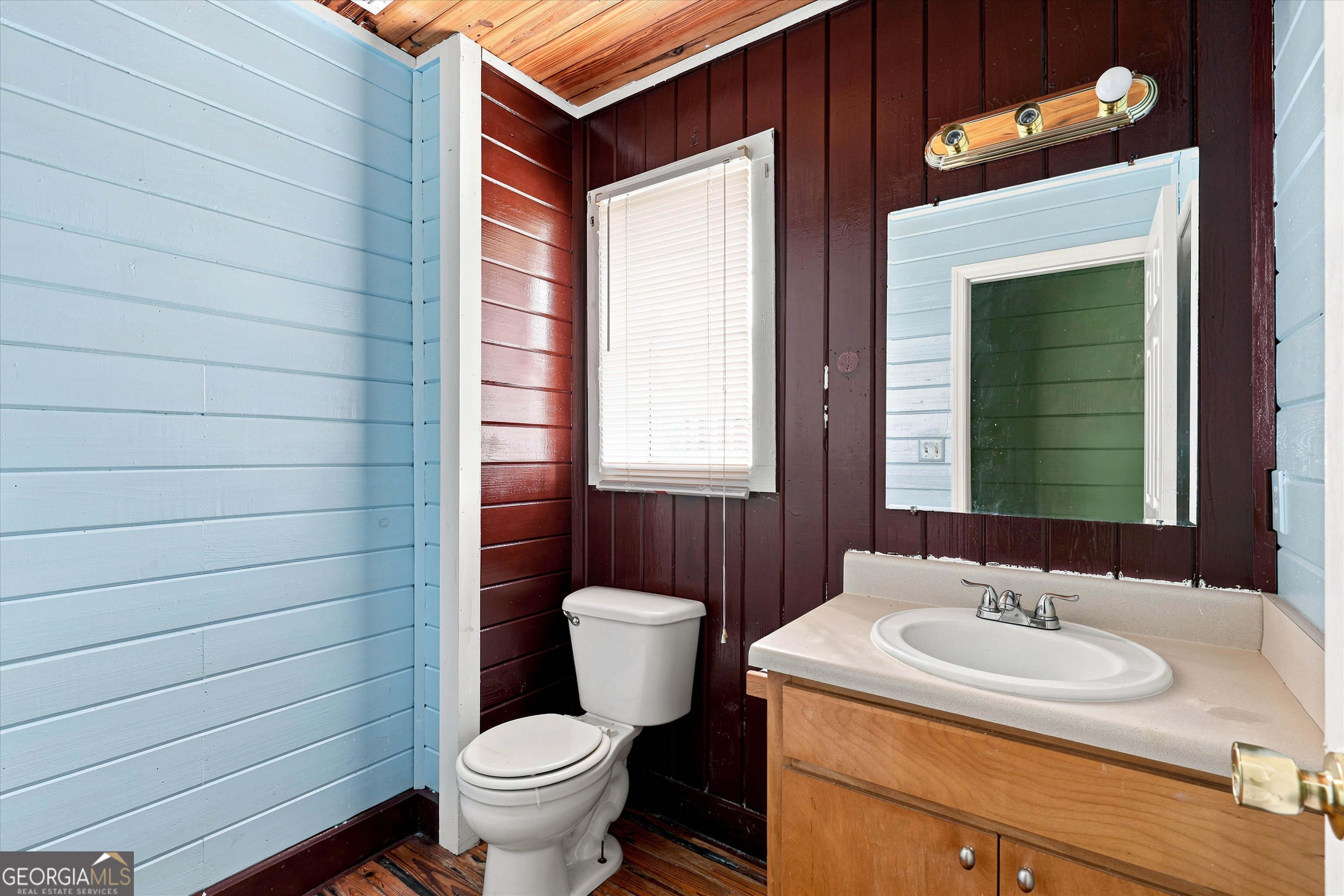 110 Houston Street Property Photo 43