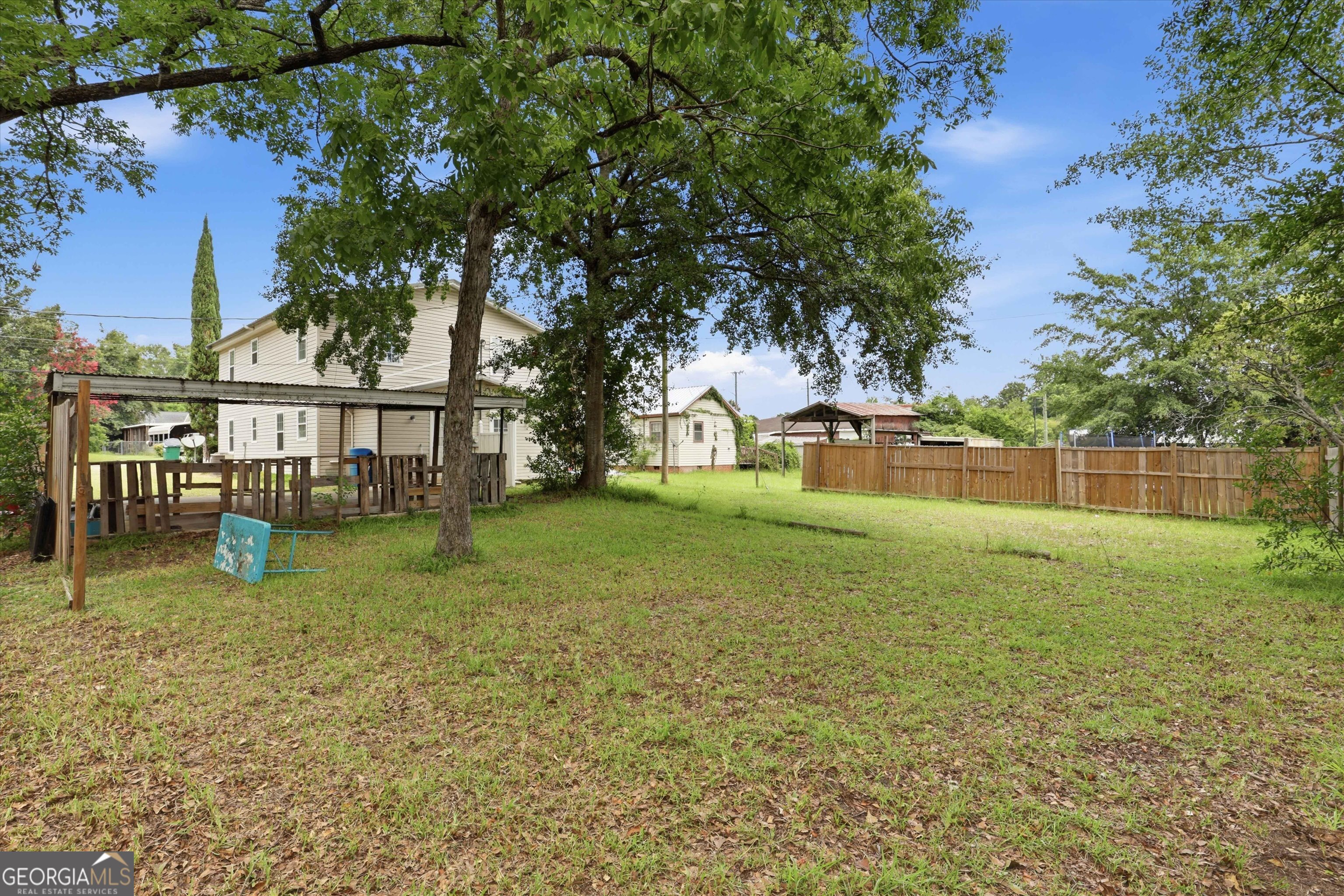 110 Houston Street Property Photo 47