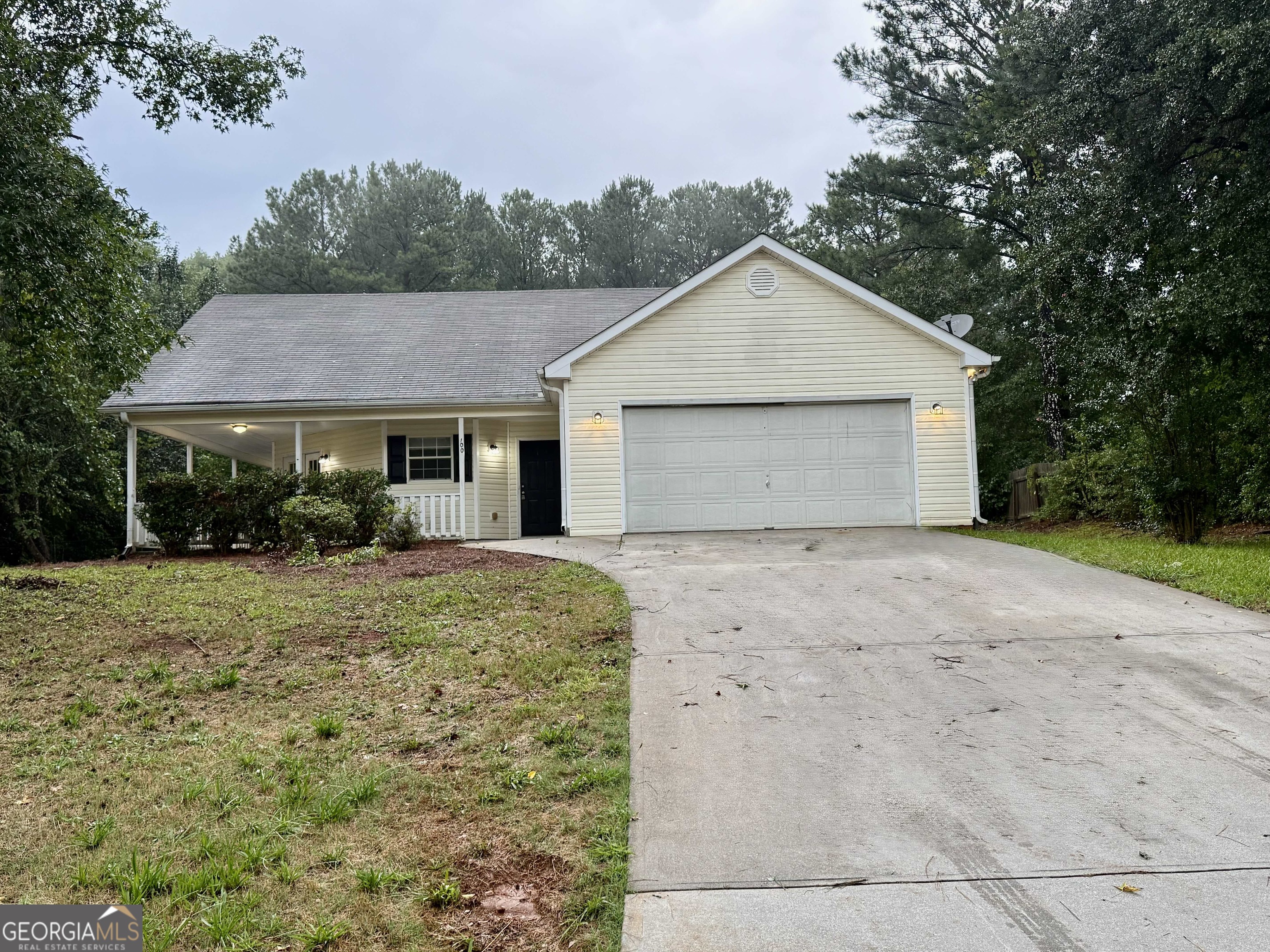 100 Chestnut Drive Property Photo 1