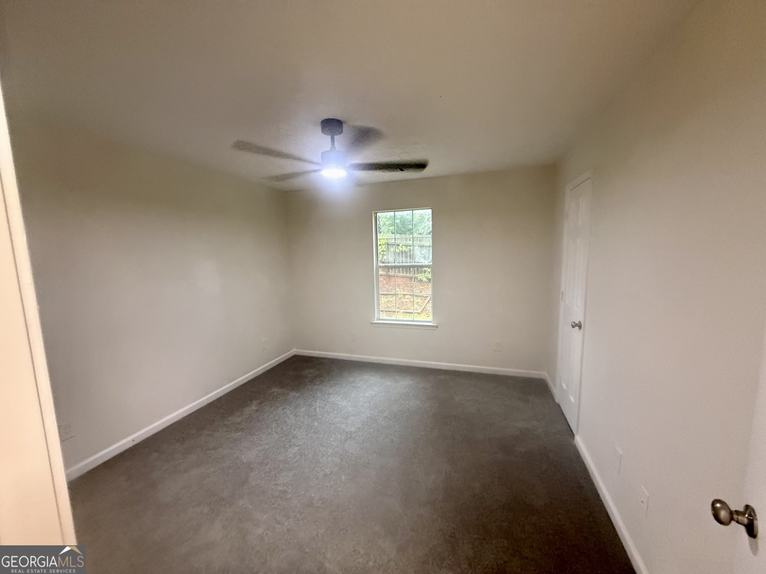 100 Chestnut Drive Property Photo 3