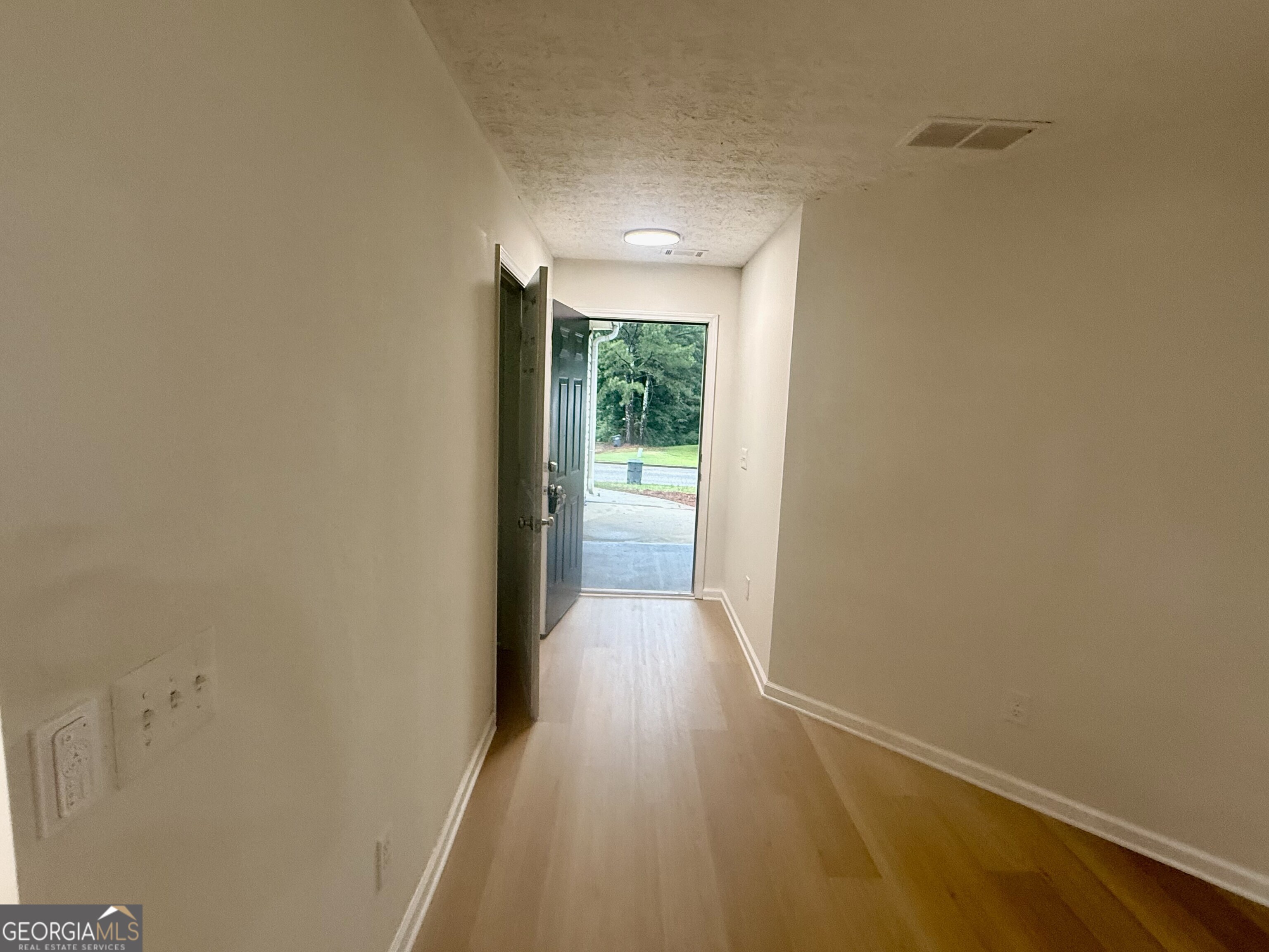 100 Chestnut Drive Property Photo 10