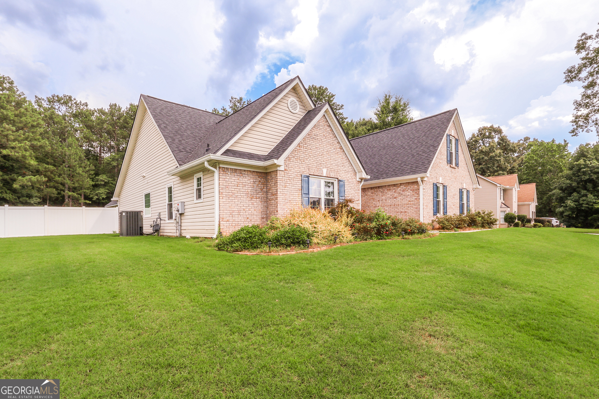 1319 Idlewood Court Property Photo 2