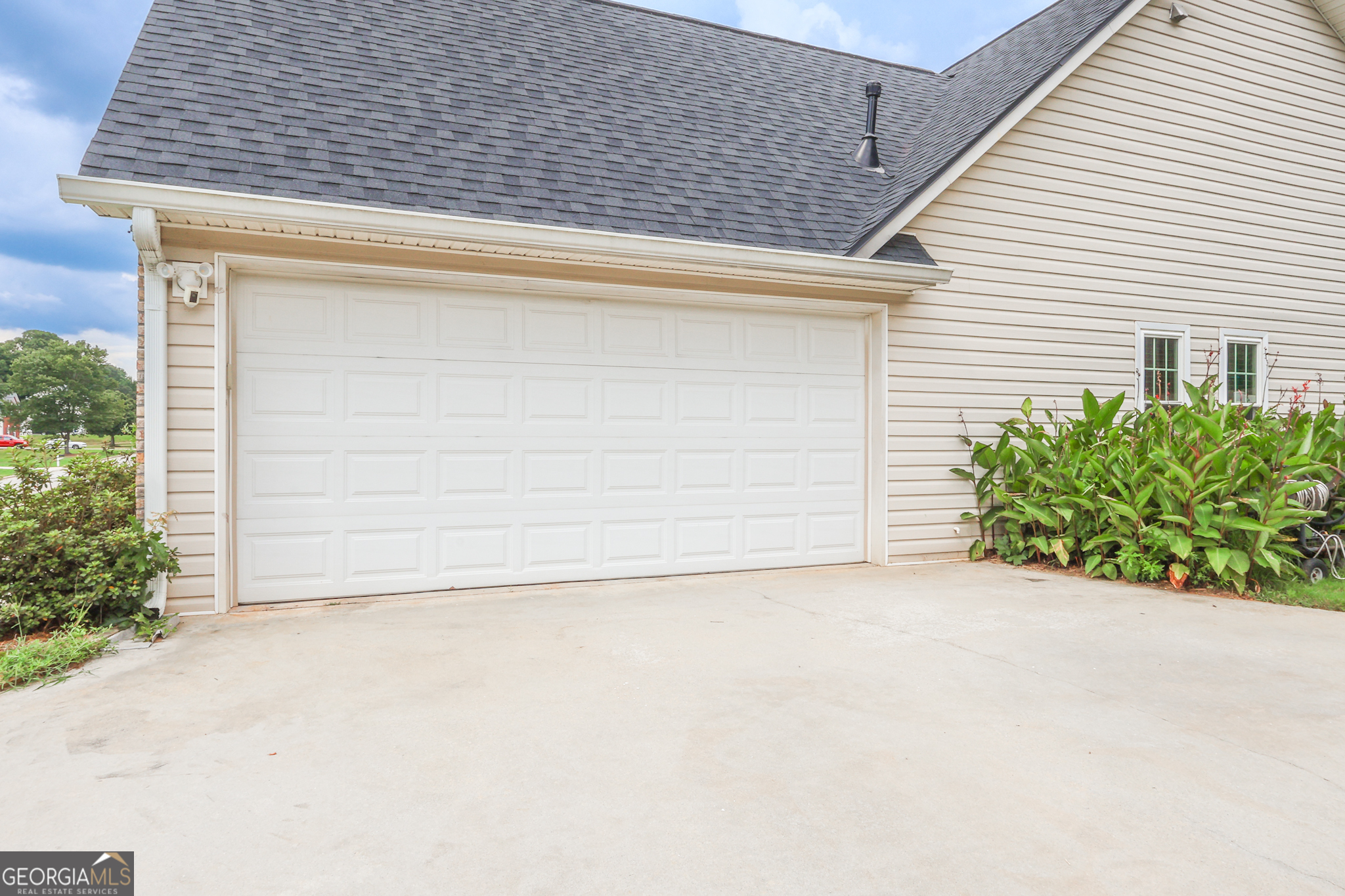 1319 Idlewood Court Property Photo 5