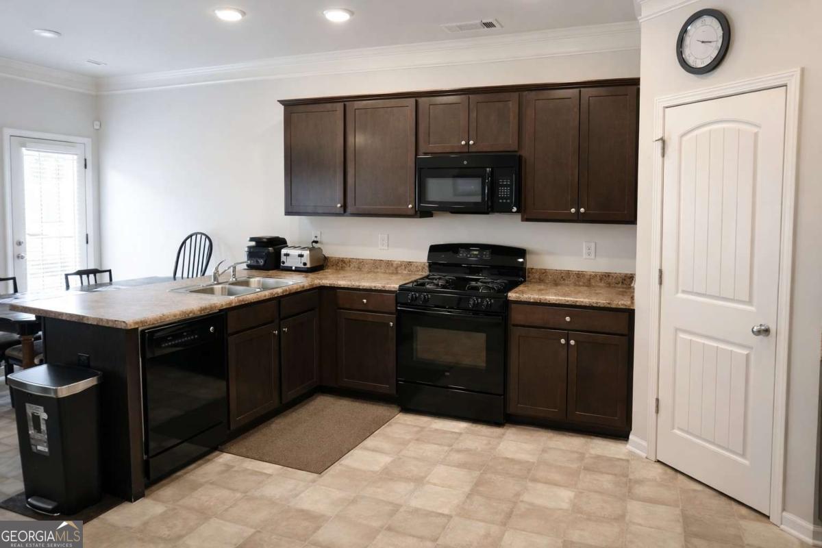 1740 Snapping Court Property Photo 7