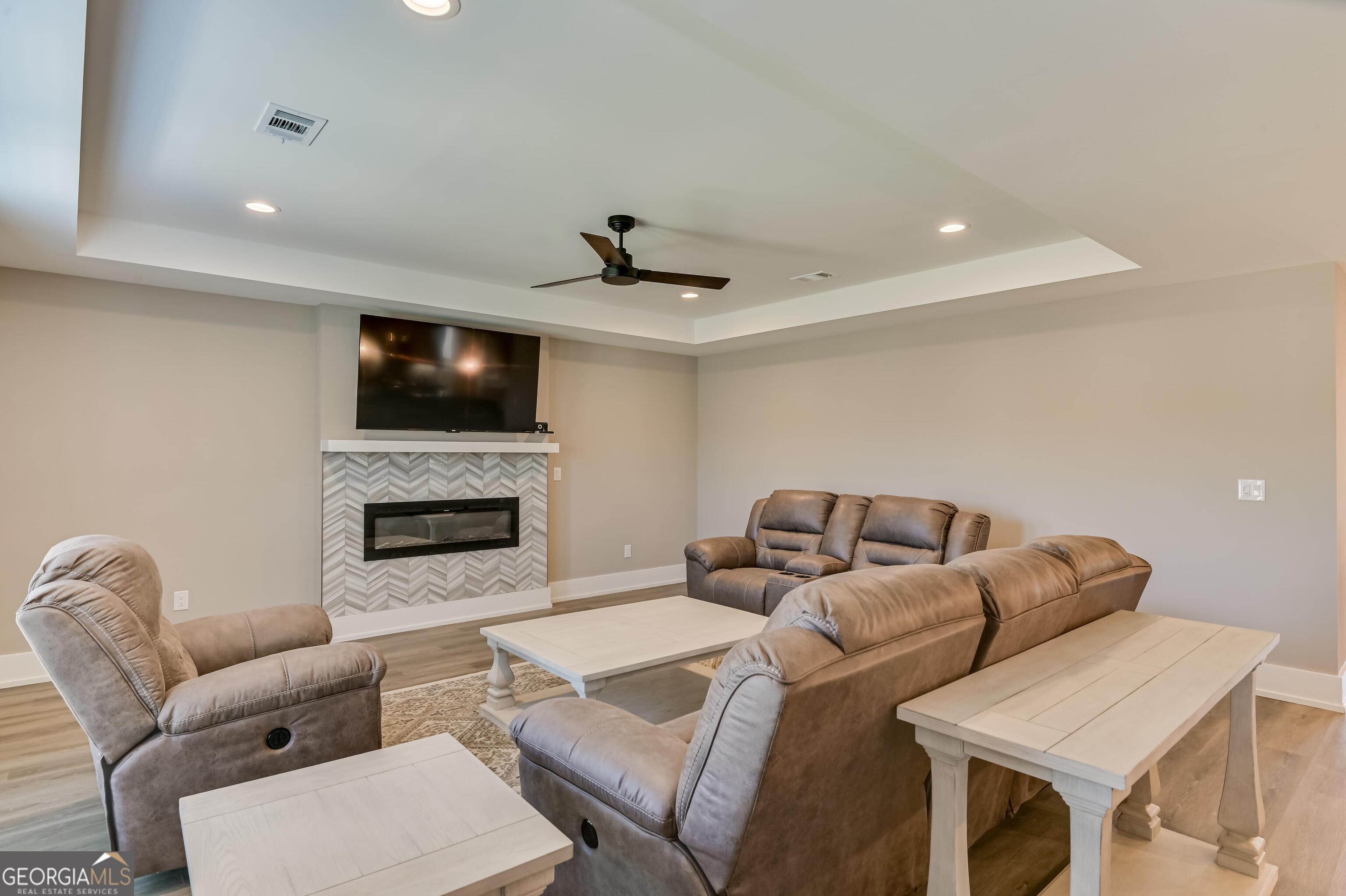 2382 Bundoran Drive Property Photo 3