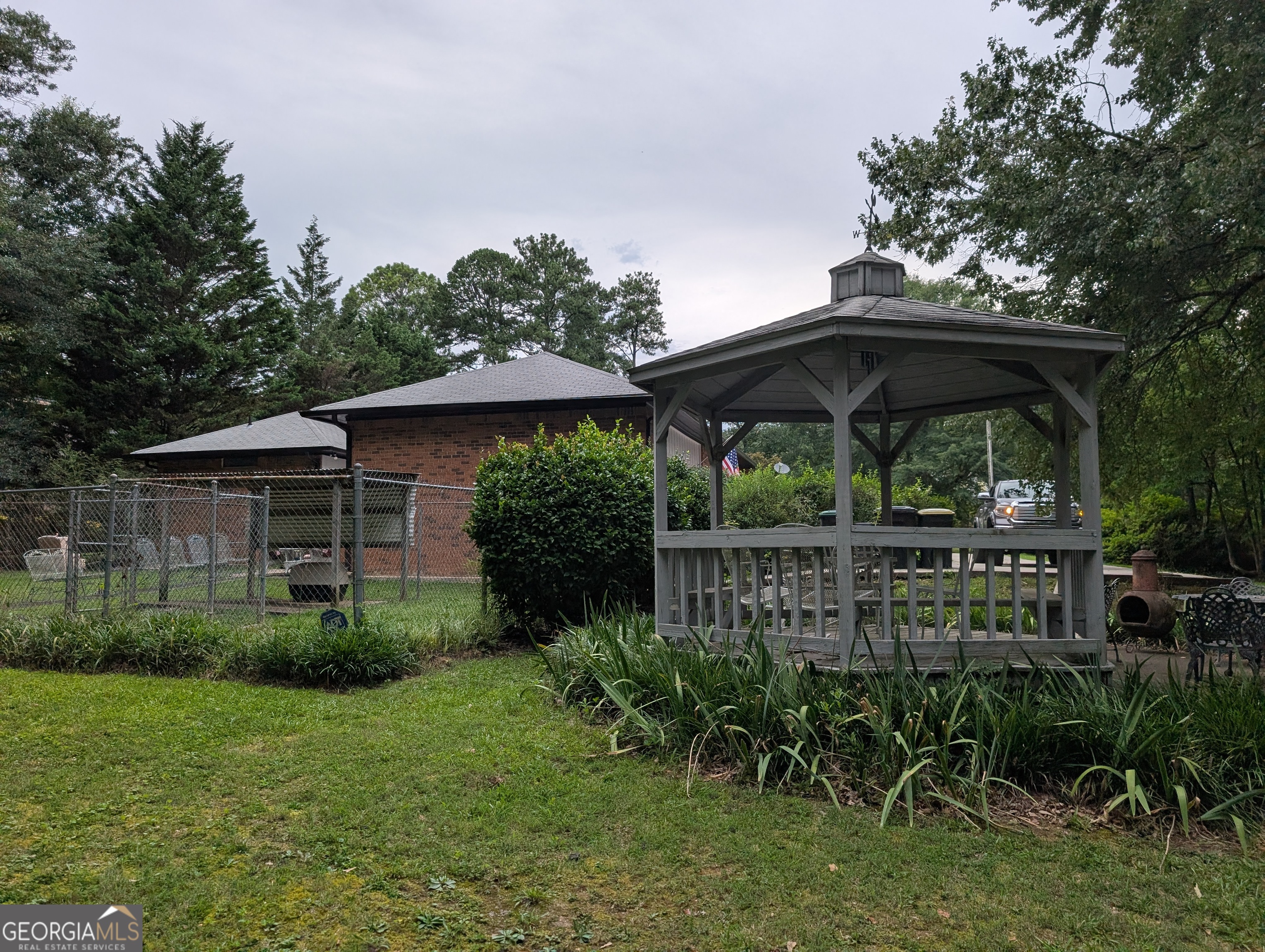 402 Pheasant Run Se Property Photo 5