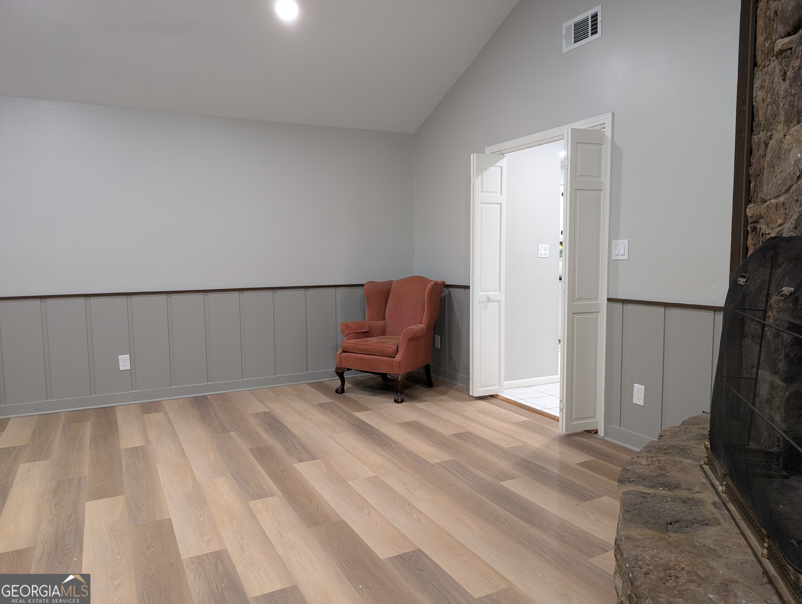 402 Pheasant Run Se Property Photo 12