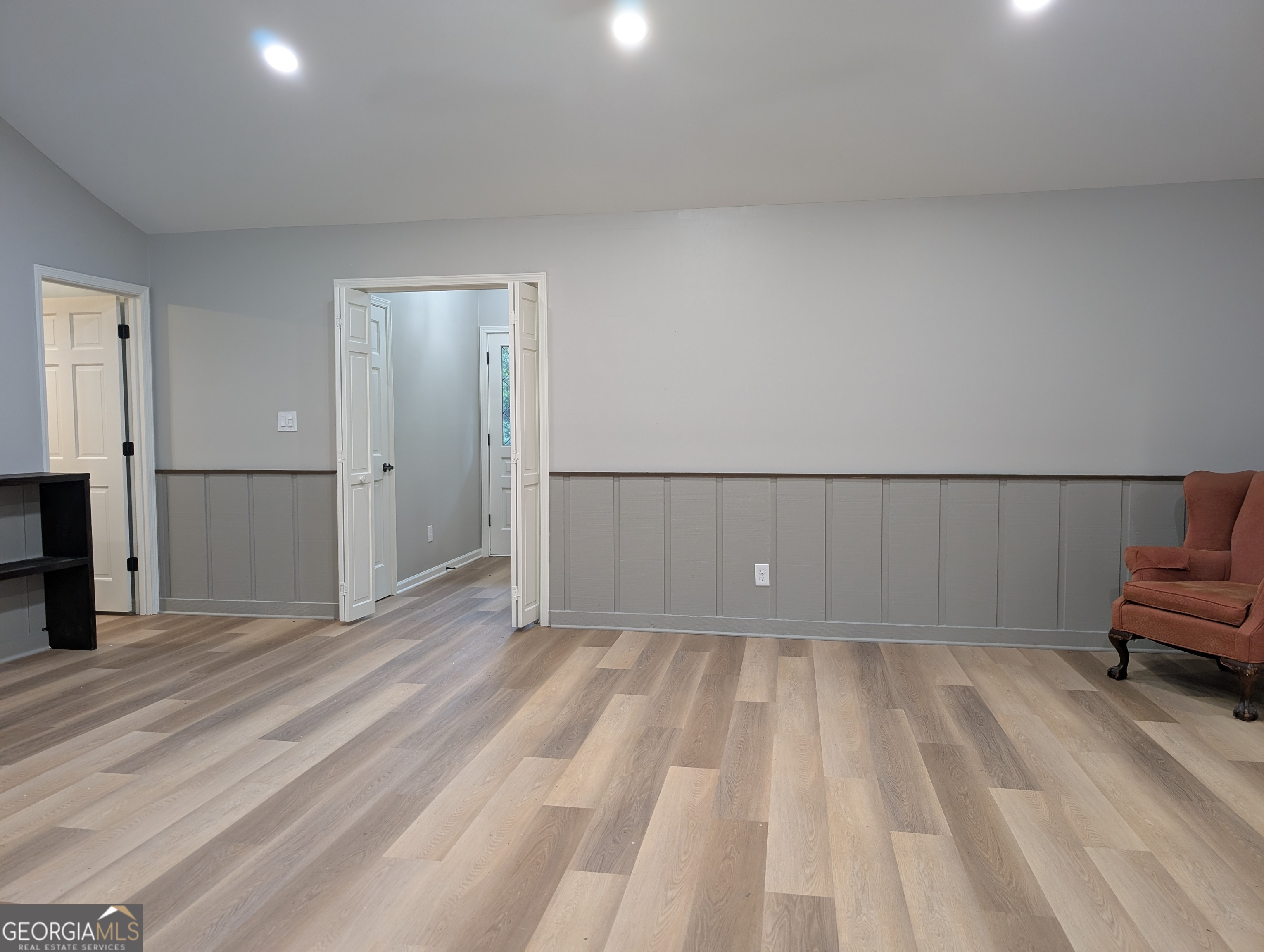 402 Pheasant Run Se Property Photo 15