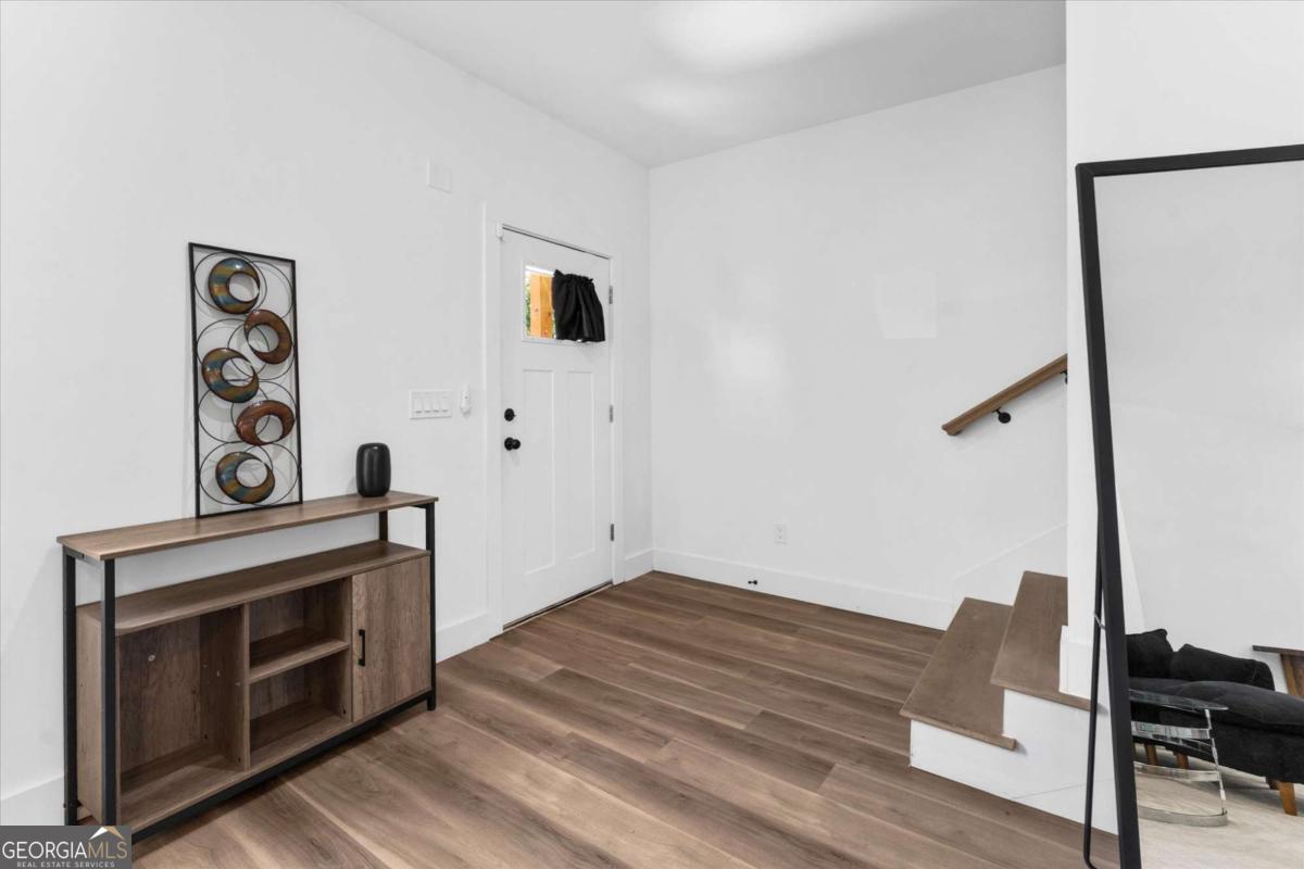 598 Formwalt Street Sw # B Property Photo 2