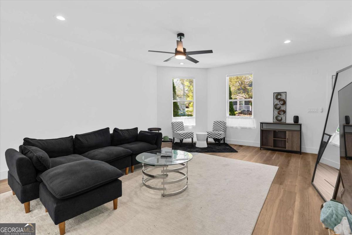598 Formwalt Street Sw # B Property Photo 7
