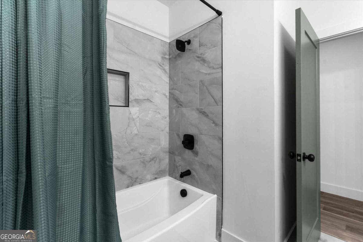 598 Formwalt Street Sw # B Property Photo 34