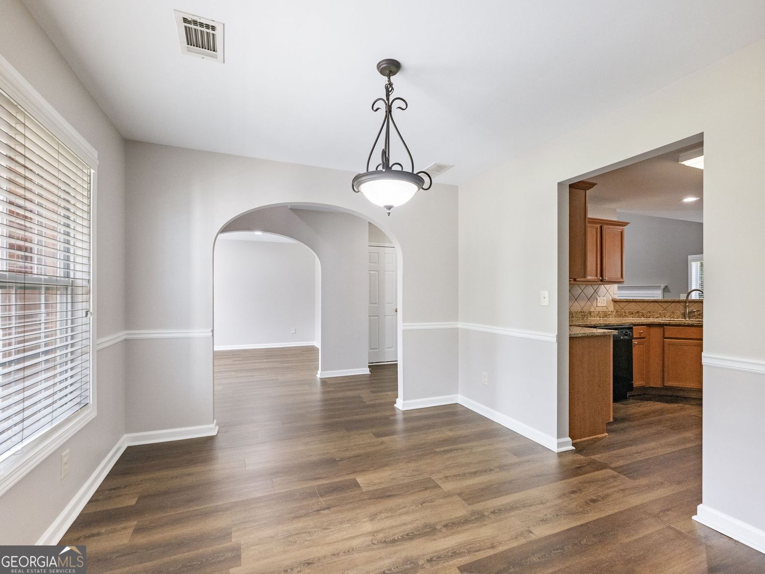 6062 Park Bend Avenue Property Photo 5