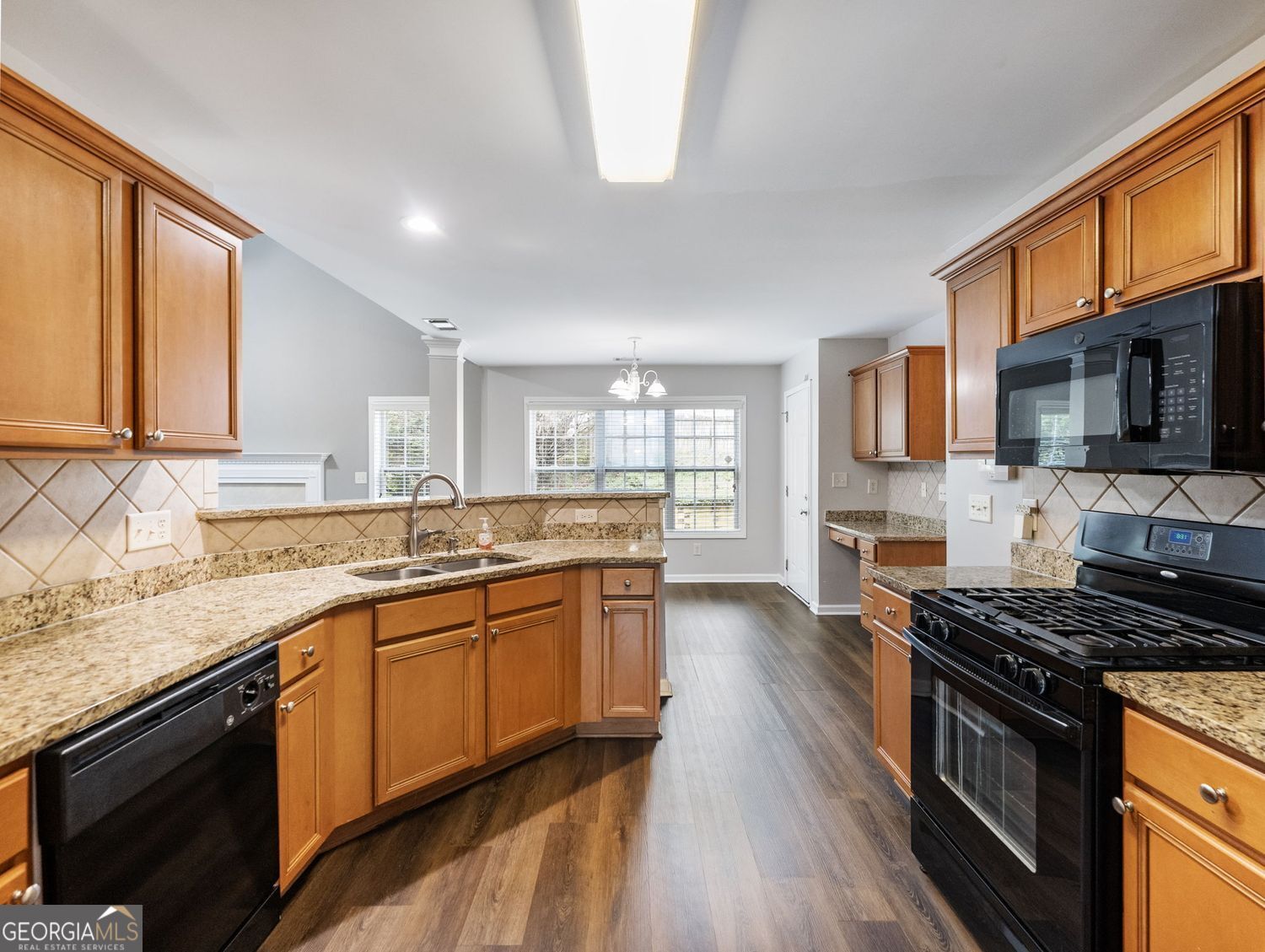 6062 Park Bend Avenue Property Photo 16