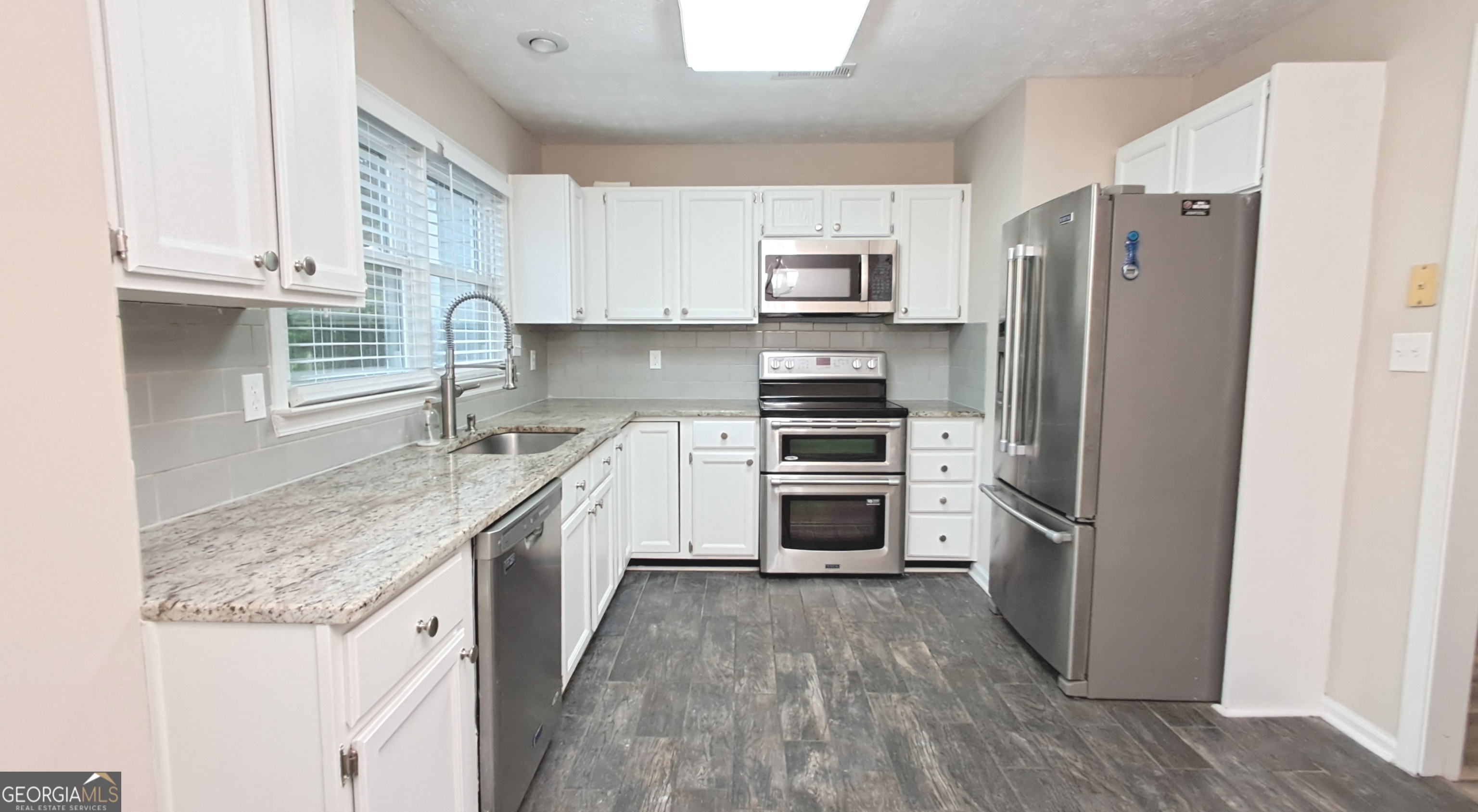 3024 Camden Way Property Photo 9